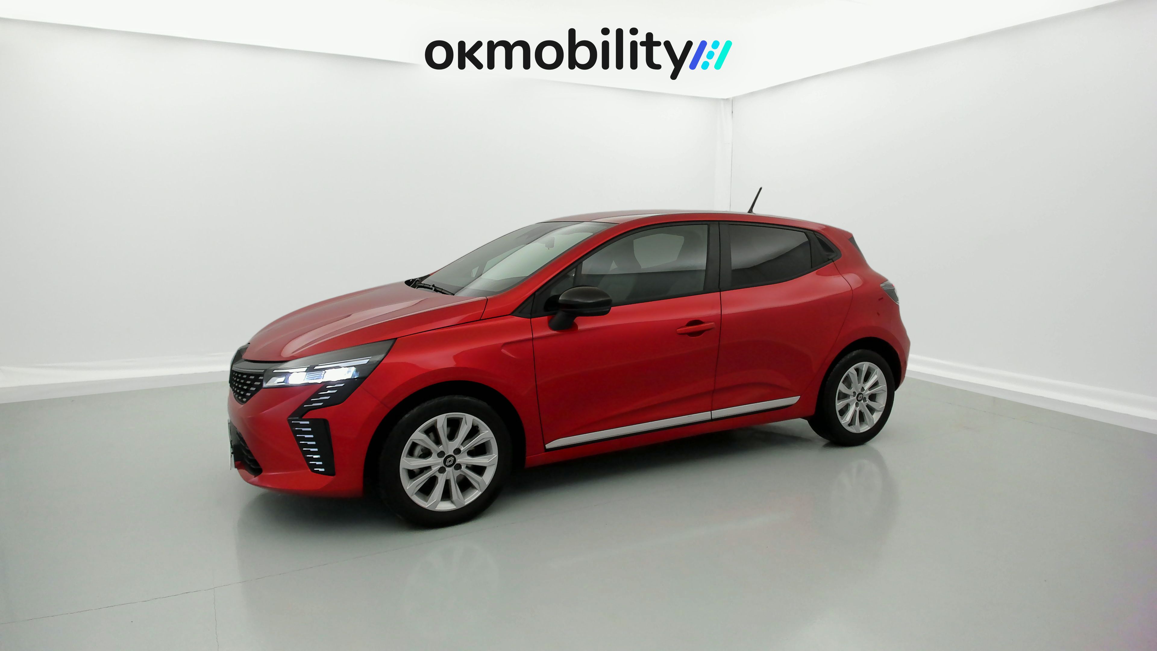renault clio evolution 1.5 DCI 100 2025 rojo deseo 5