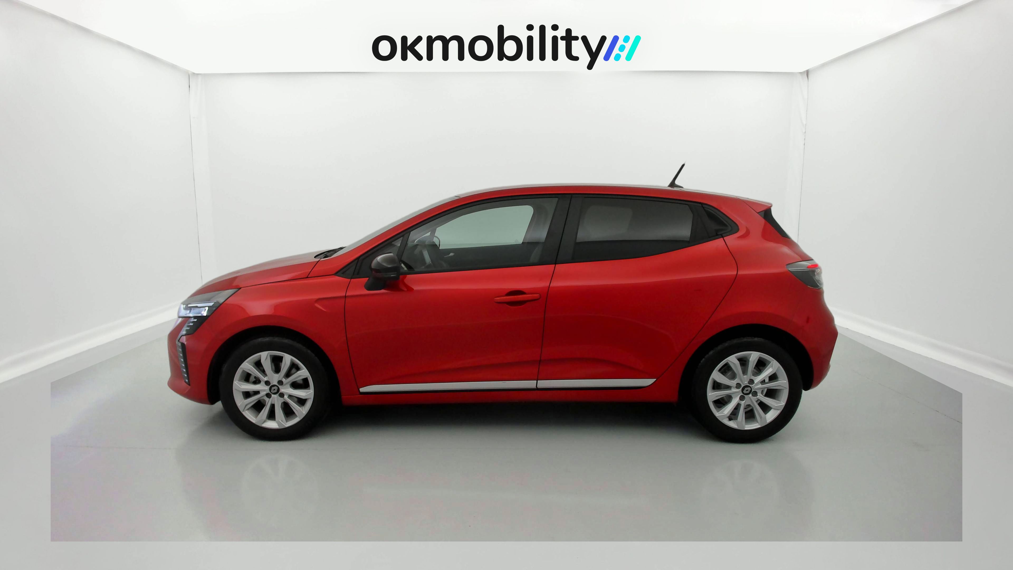 renault clio evolution 1.5 DCI 100 2025 rojo deseo 7