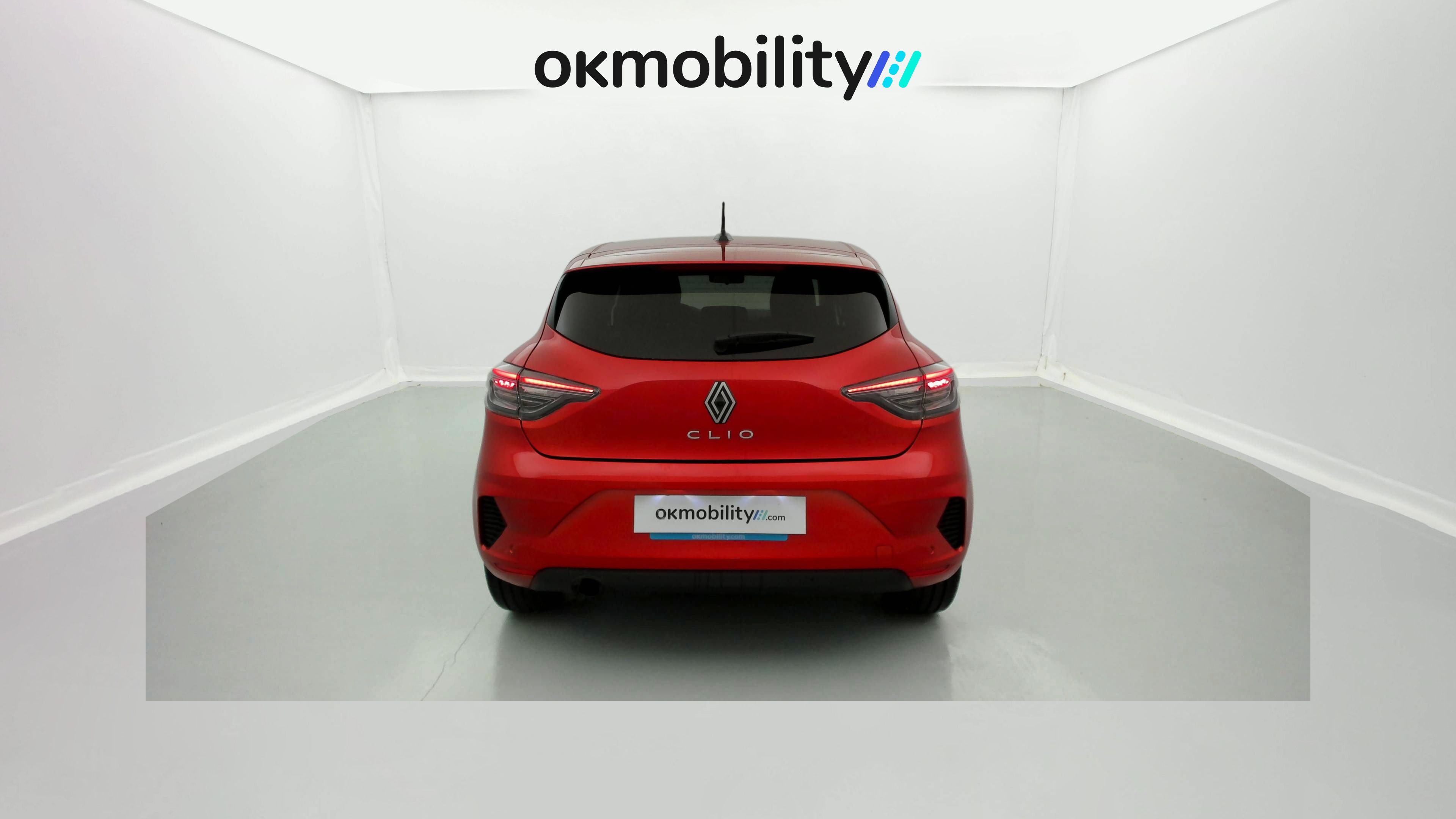 renault clio evolution 1.5 DCI 100 2025 rojo deseo 10