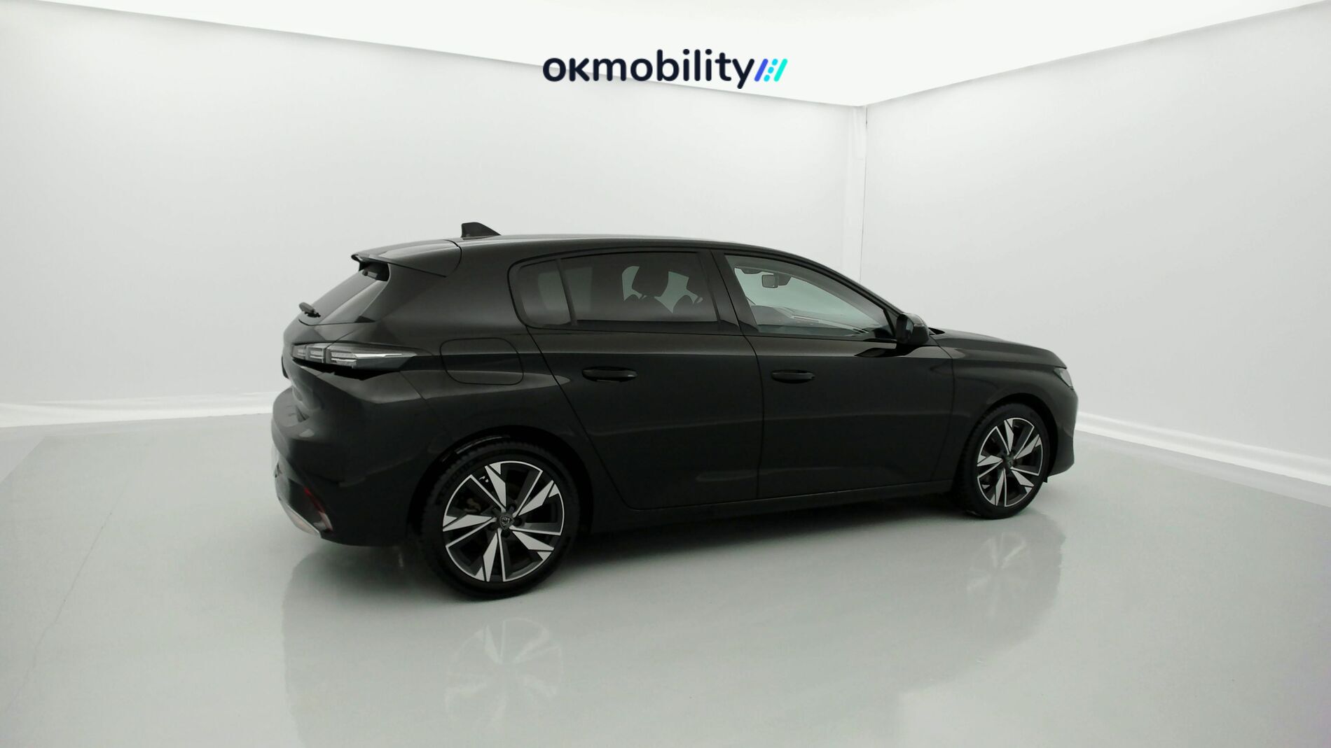 peugeot 308 allure 1.2 PURETECH 130 EAT 2023 negro perla nera 9