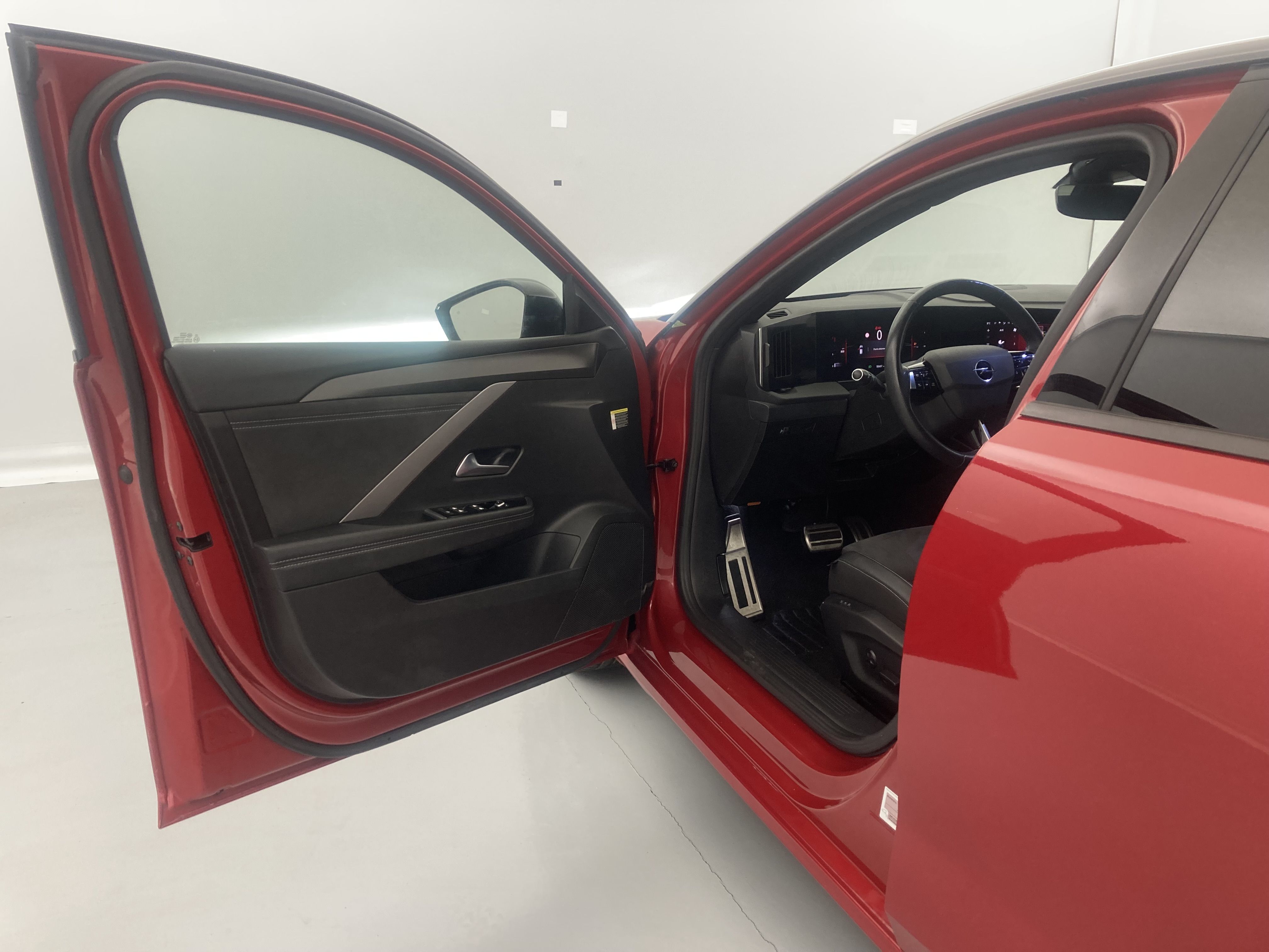 opel astra gs 1.2T 130 AT 2023 kardio red 19