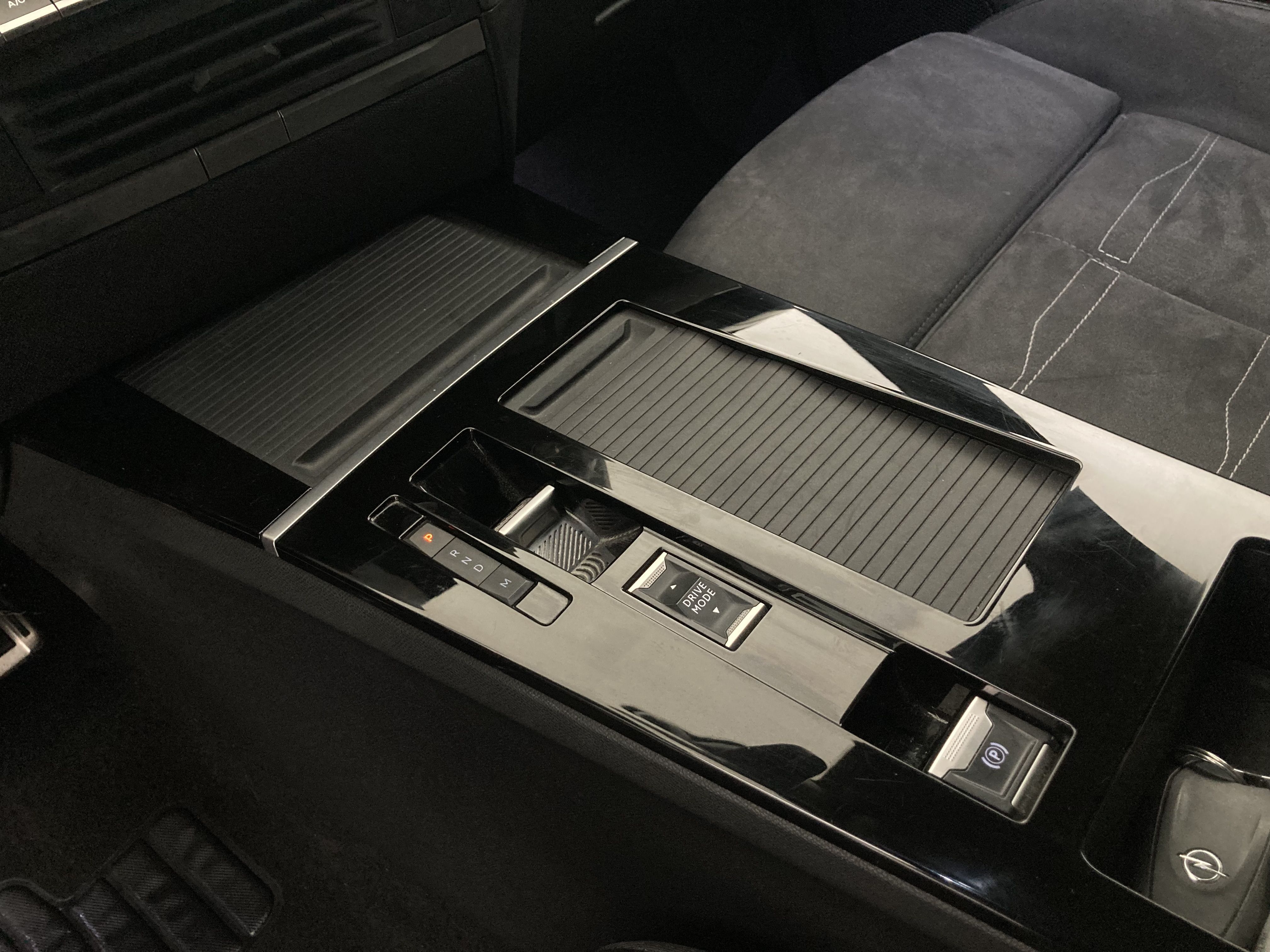 opel astra gs 1.2T 130 AT 2023 vulkan grey 12