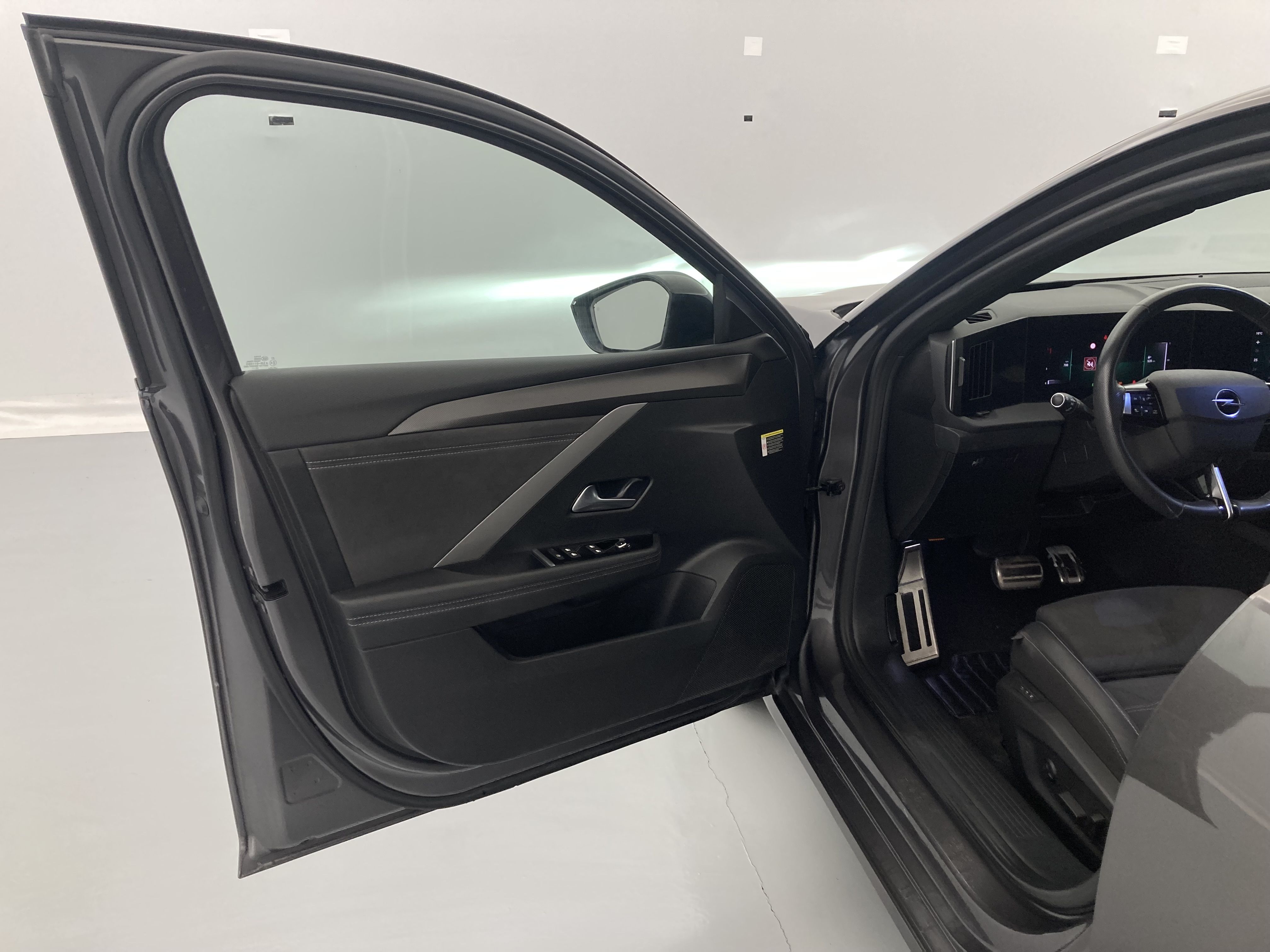 opel astra gs 1.2T 130 AT 2023 vulkan grey 16