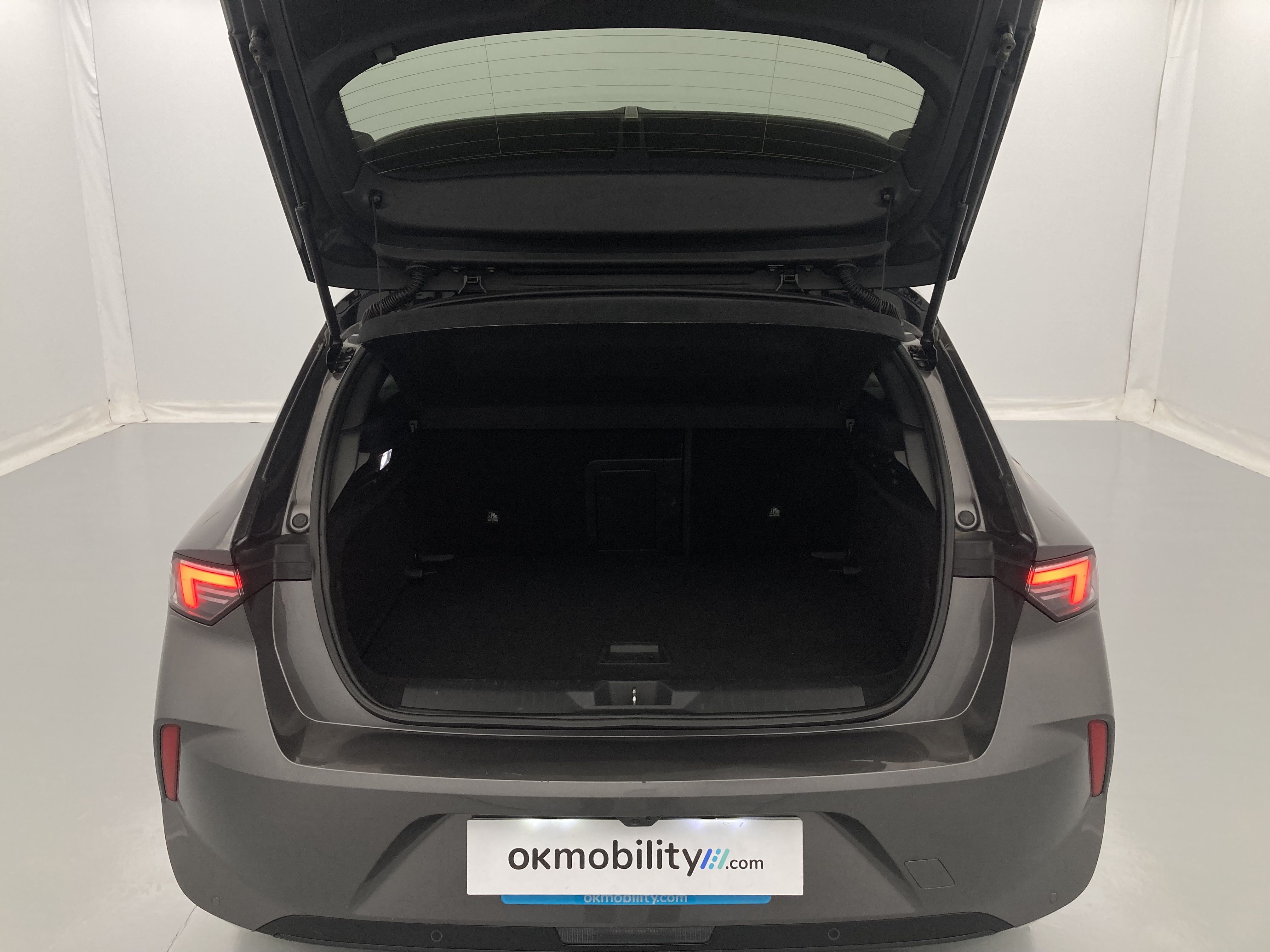 opel astra gs 1.2T 130 AT 2023 vulkan grey 31