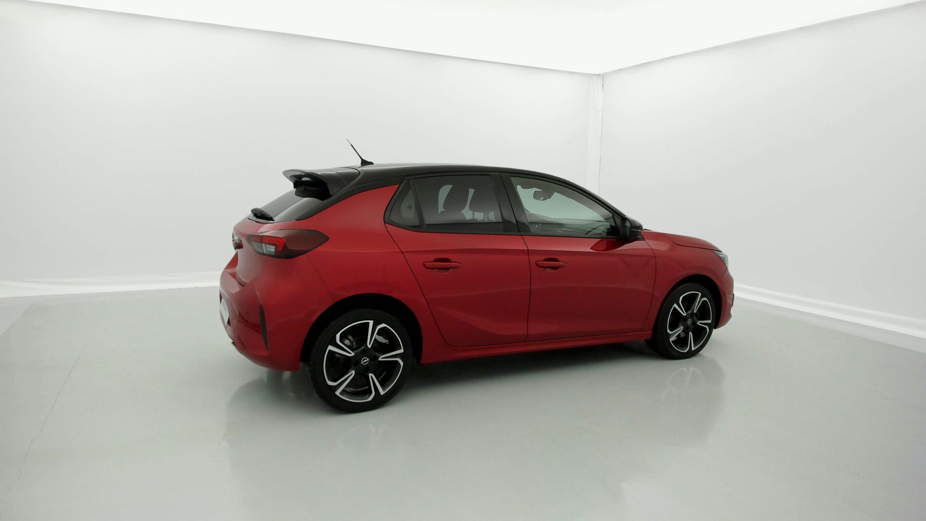 opel corsa gs line 1.2 130CV AUTO 2022 rojo incandescente / negro 8