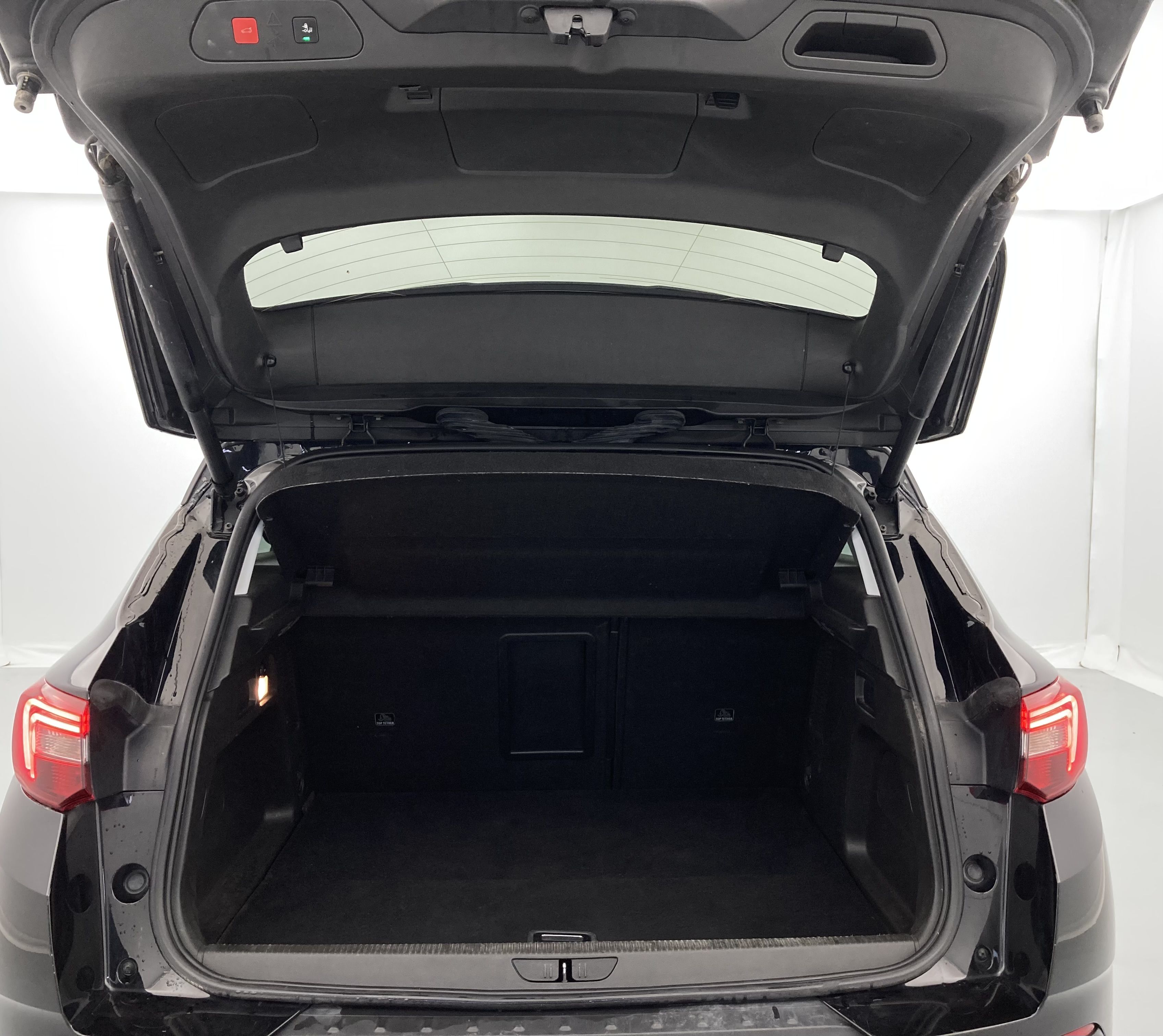 opel grandland x ultimate 1.6 PHEV 300 AT 2021 negro krakatoa 23