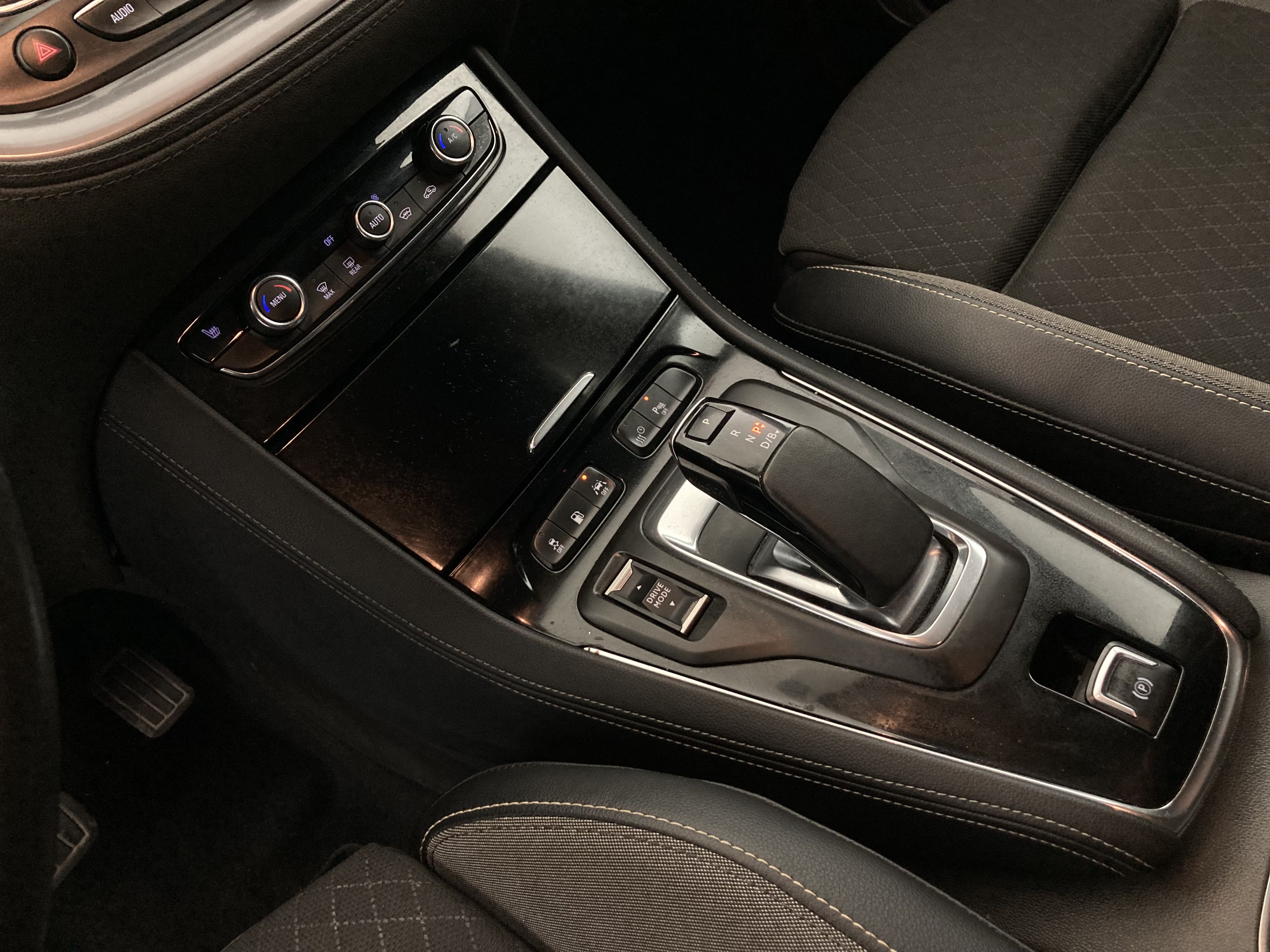 opel grandland x ultimate 1.6 PHEV 300 AT 2021 gris himalaya / techo negro 14