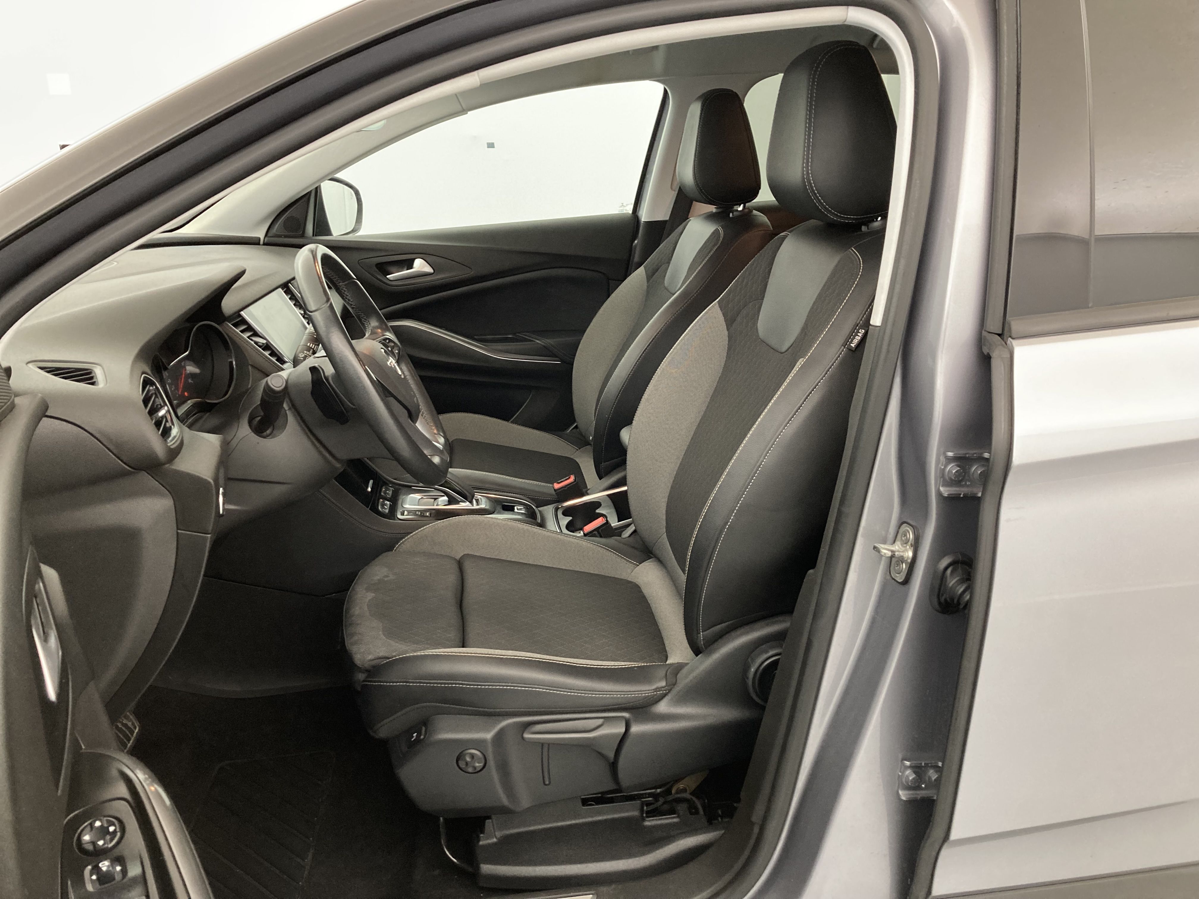 opel grandland x ultimate 1.6 PHEV 300 AT 2021 gris himalaya / techo negro 19