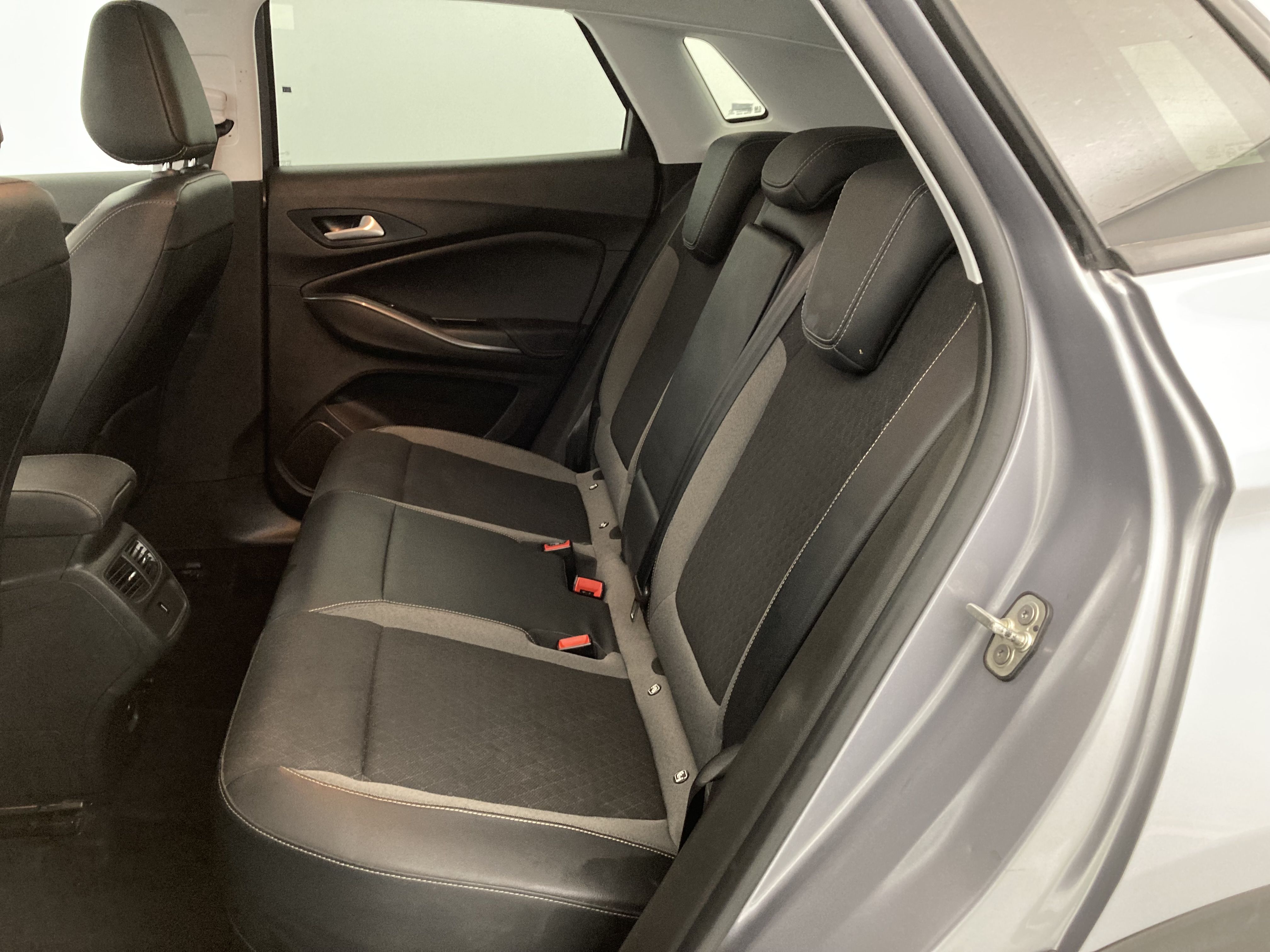 opel grandland x ultimate 1.6 PHEV 300 AT 2021 gris himalaya / techo negro 23