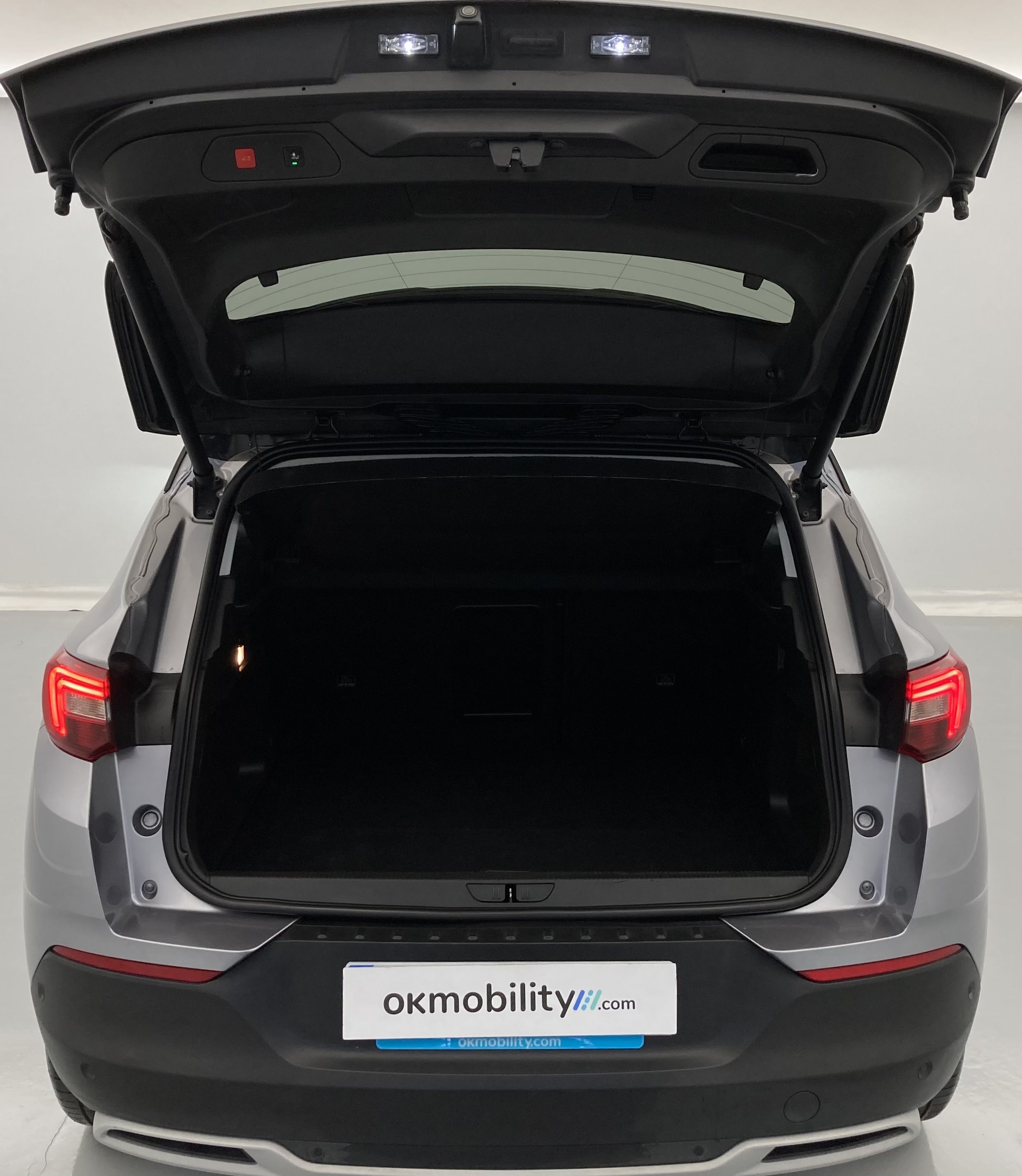 opel grandland x ultimate 1.6 PHEV 300 AT 2021 gris himalaya / techo negro 24