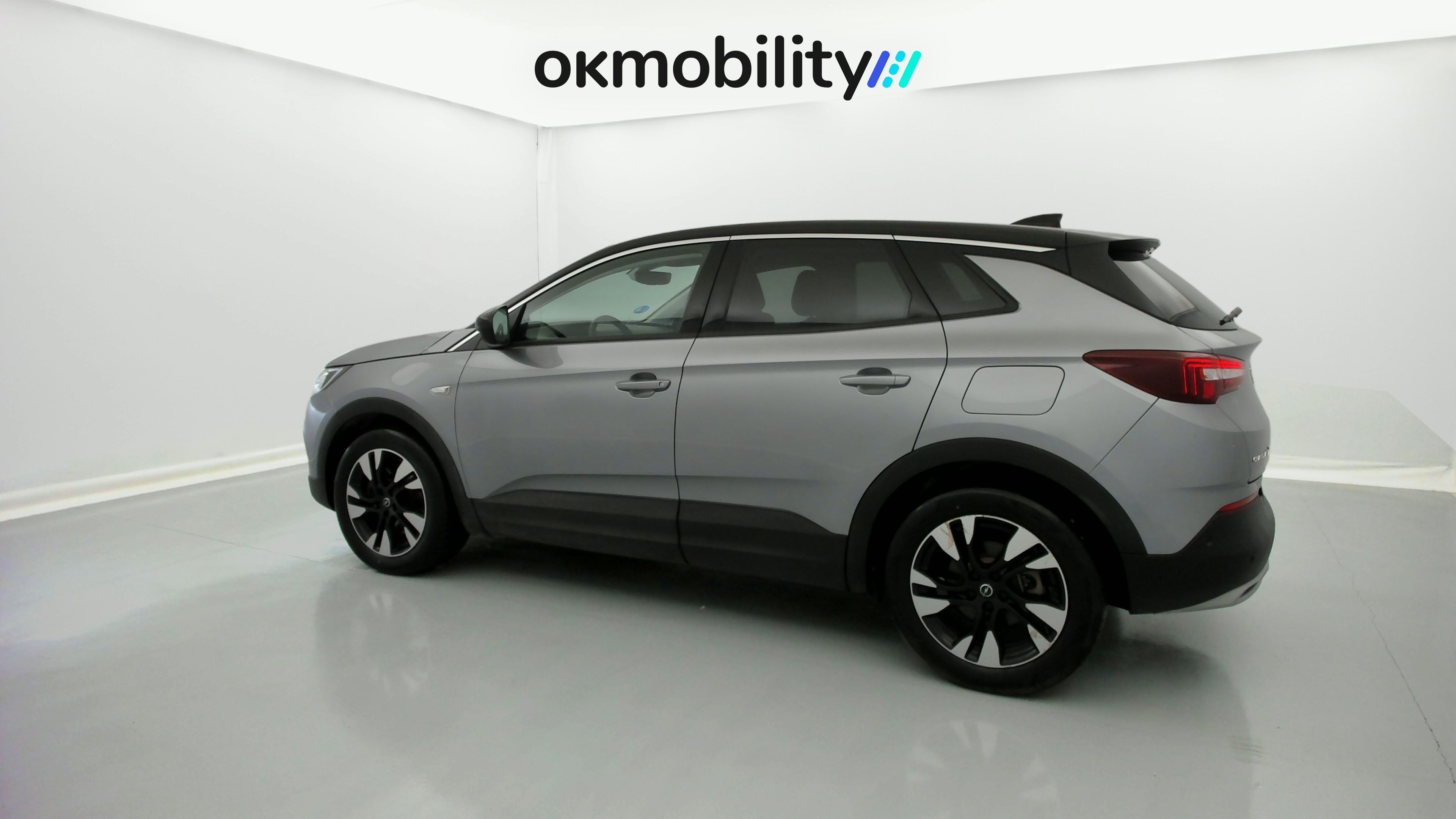 opel grandland x ultimate 1.6 PHEV 300 AT 2021 gris himalaya / techo negro 10