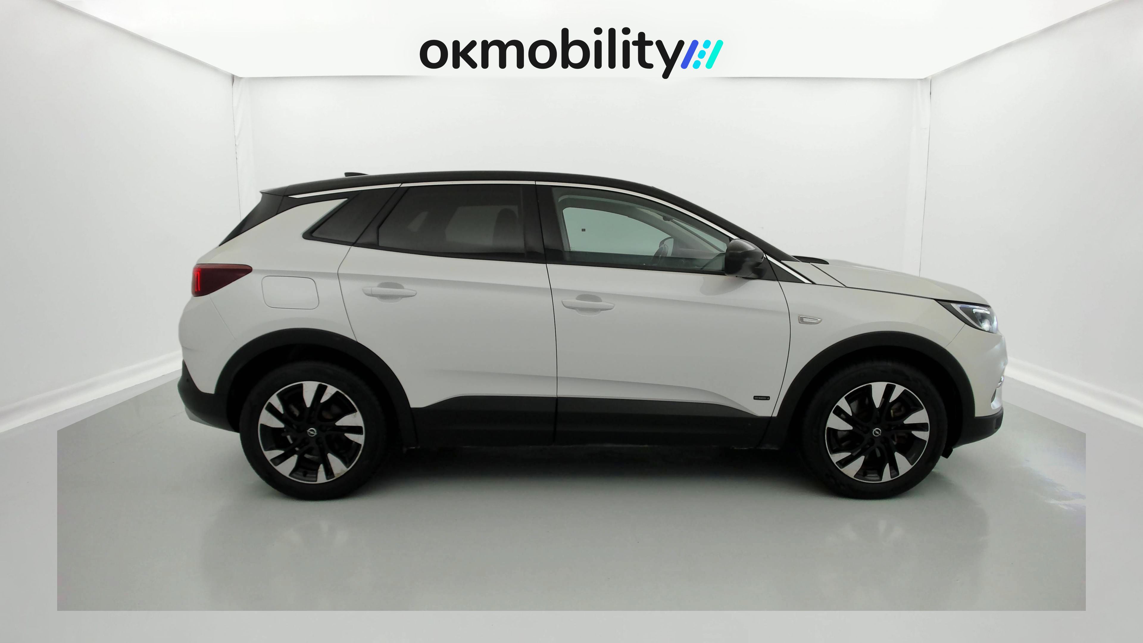 opel grandland x ultimate 1.6 PHEV 300 AT 2021 blanco antartico / techo negro 2