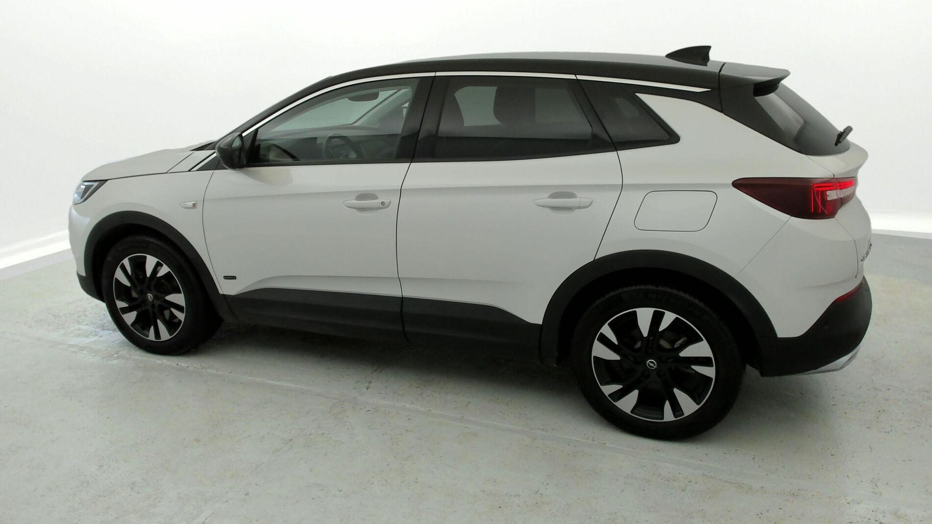 opel grandland x ultimate 1.6 PHEV 300 AT 2021 blanco antartico / techo negro 2