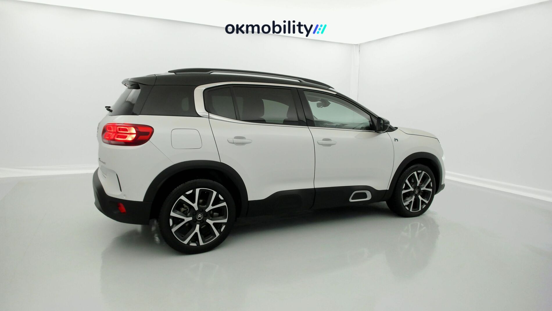 citroen c5 aircross shine 1.6 PURETECH HYBRID 225 E-EAT 2022 blanco nacarado / negro 10