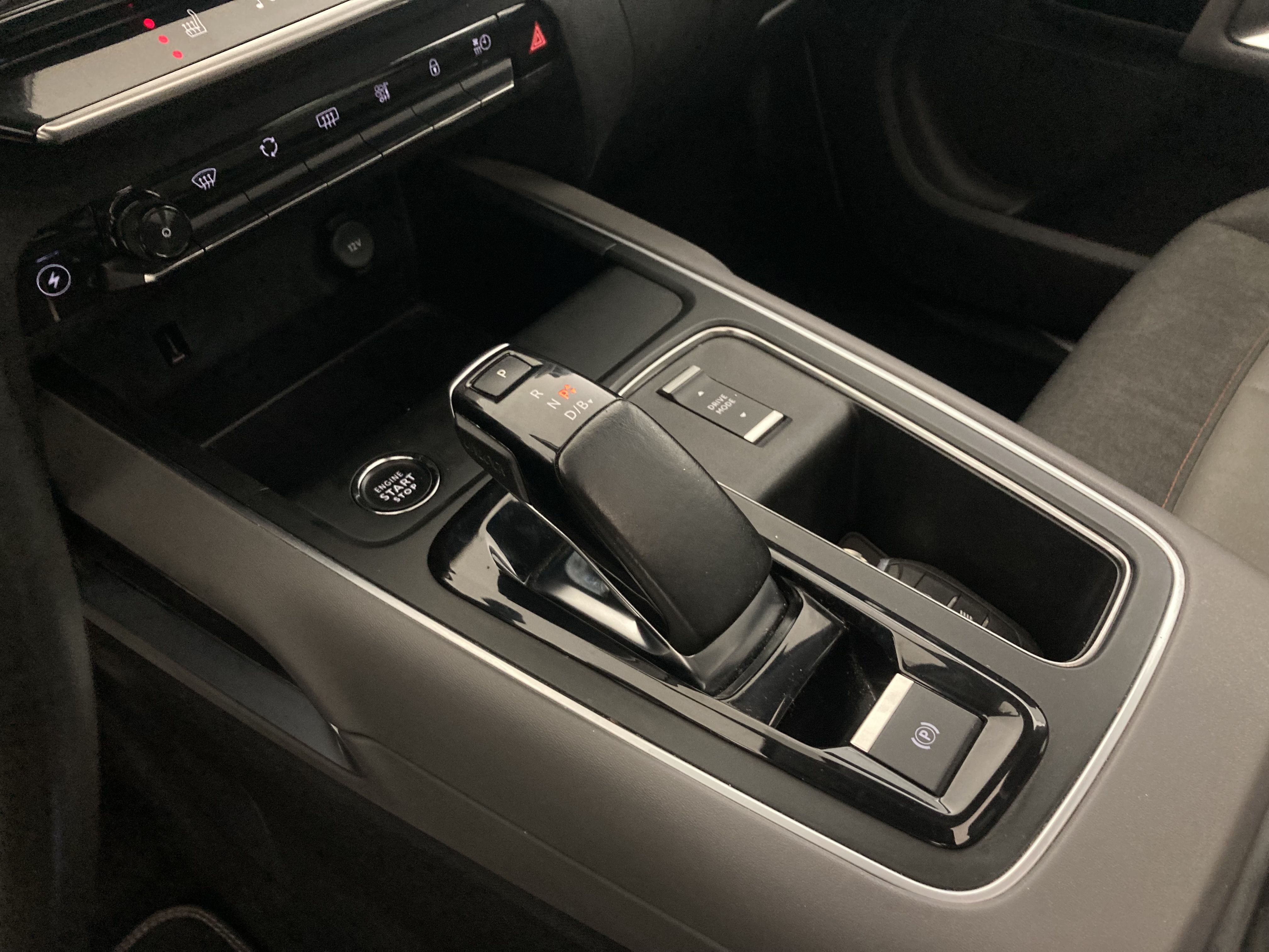 citroen c5 aircross shine 1.6 PURETECH HYBRID 225 E-EAT 2022 blanco nacarado / negro 11