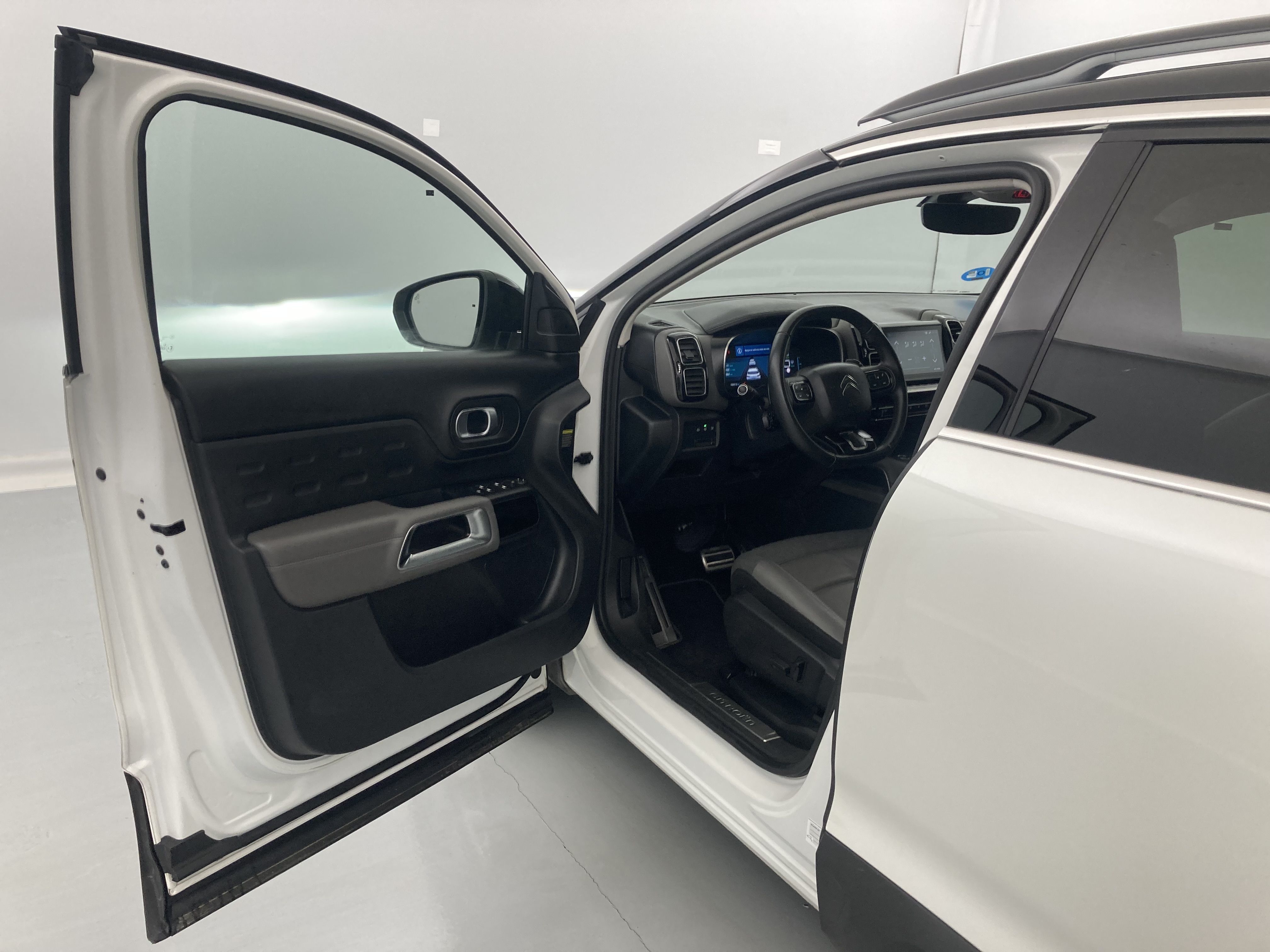 citroen c5 aircross shine 1.6 PURETECH HYBRID 225 E-EAT 2022 blanco nacarado / negro 15