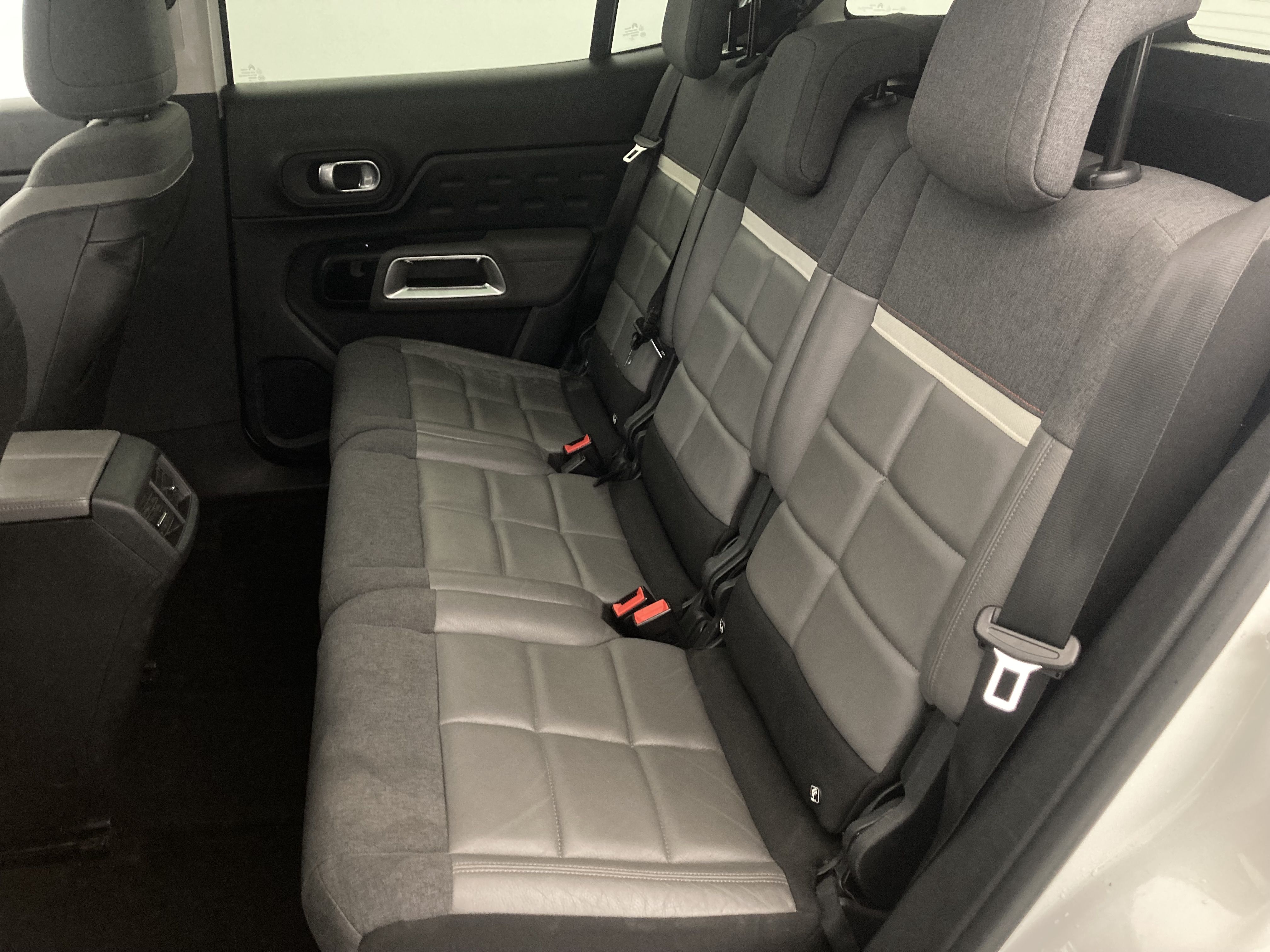 citroen c5 aircross shine 1.6 PURETECH HYBRID 225 E-EAT 2022 blanco nacarado / negro 17