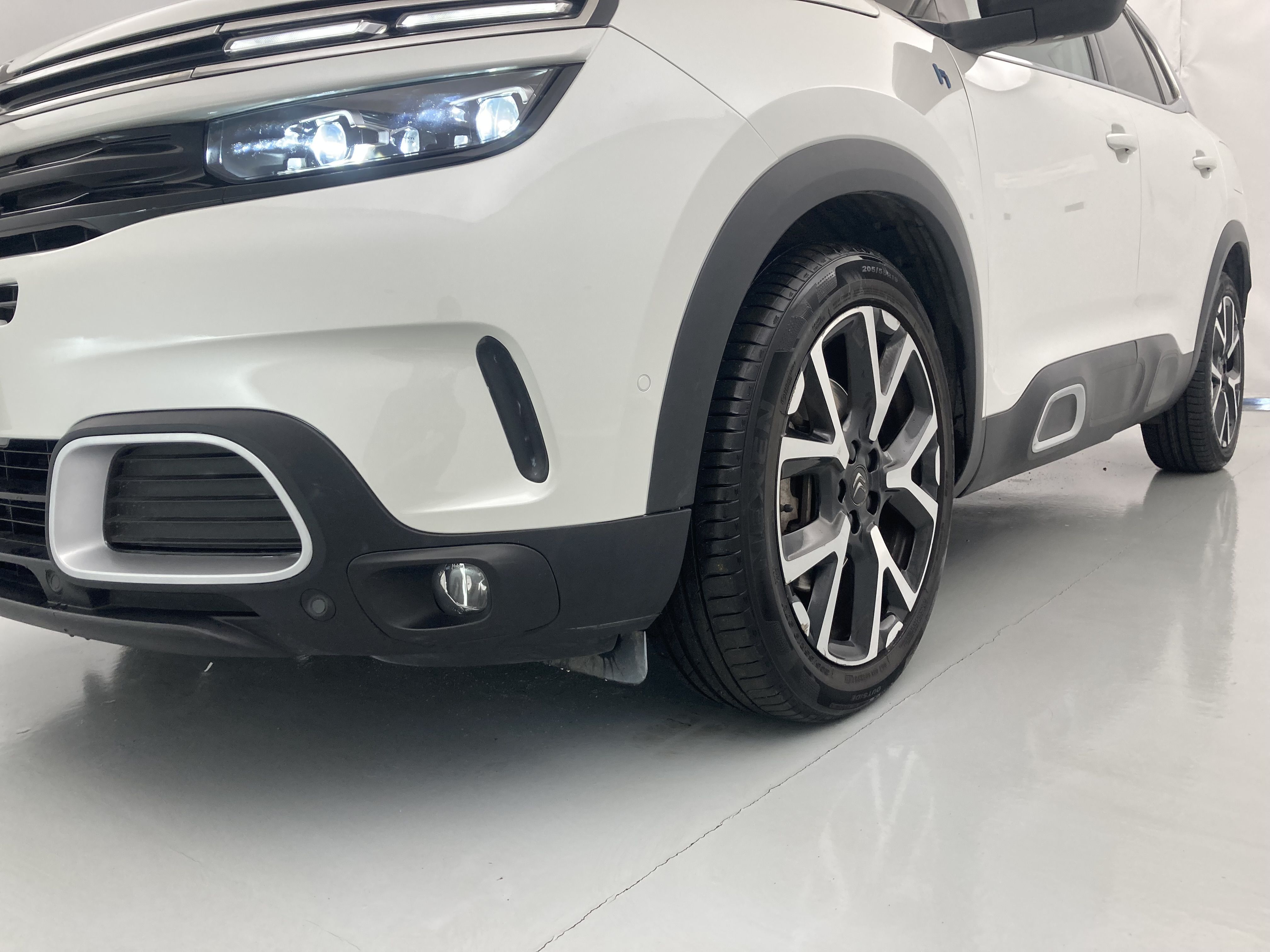 citroen c5 aircross shine 1.6 PURETECH HYBRID 225 E-EAT 2022 blanco nacarado / negro 28