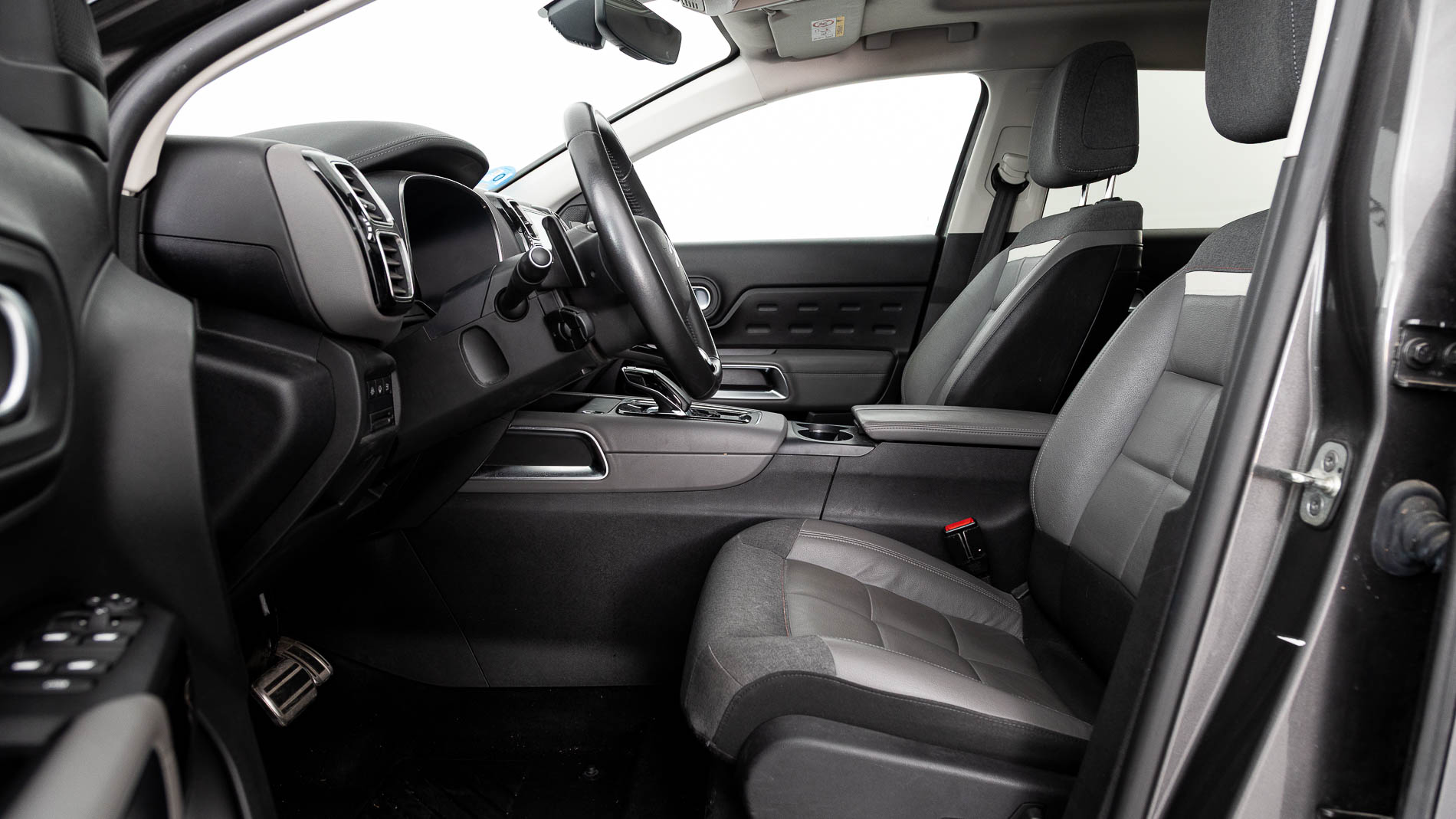 citroen c5 aircross shine 1.6 PURETECH HYBRID 225 E-EAT 2022 gris platino / negro 21