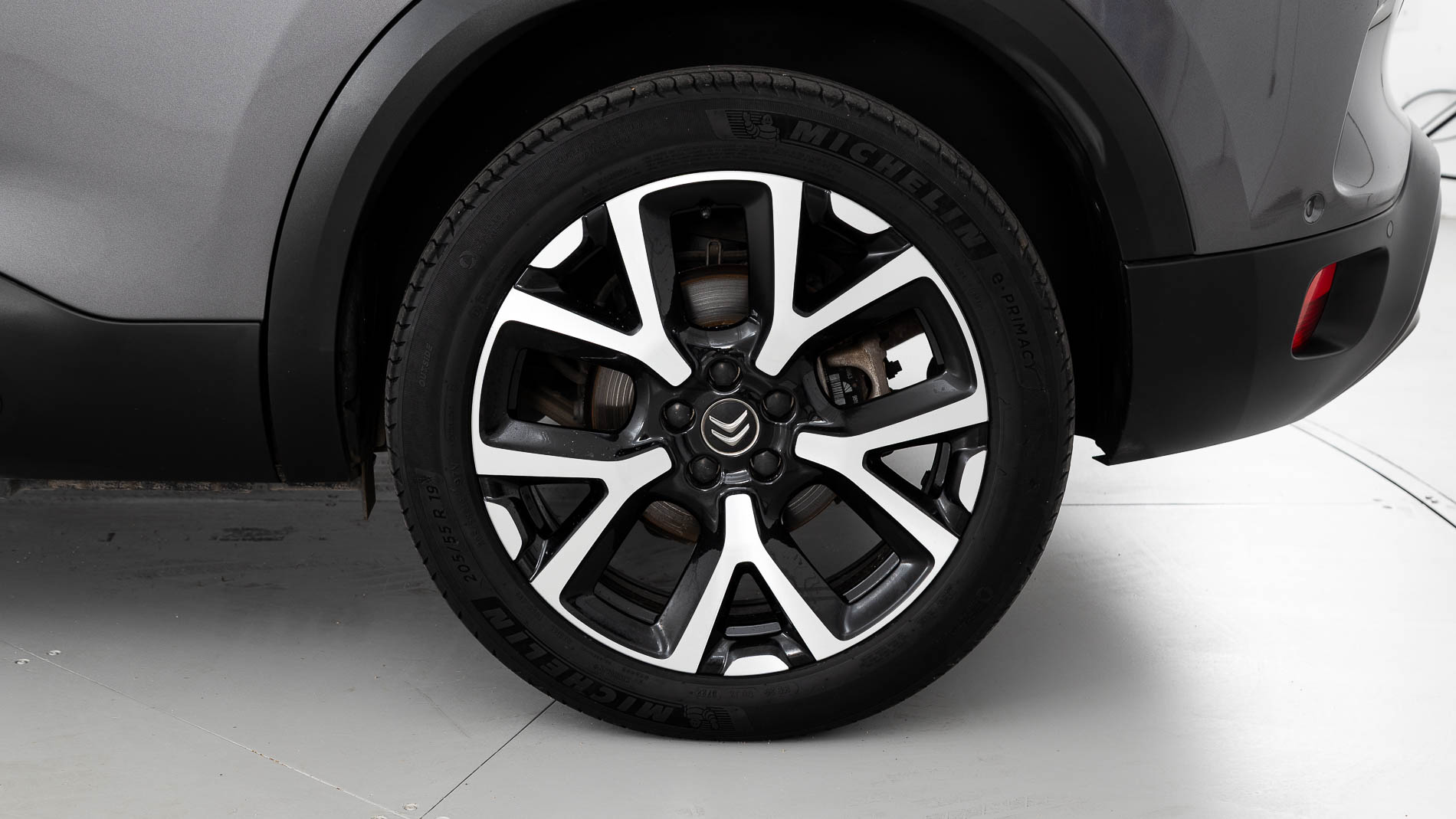 citroen c5 aircross shine 1.6 PURETECH HYBRID 225 E-EAT 2022 gris platino / negro 27