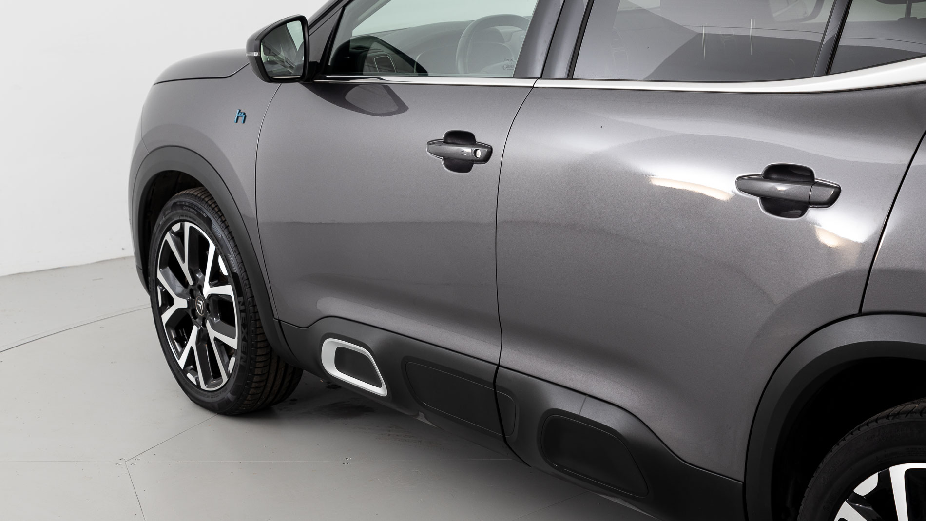 citroen c5 aircross shine 1.6 PURETECH HYBRID 225 E-EAT 2022 gris platino / negro 35