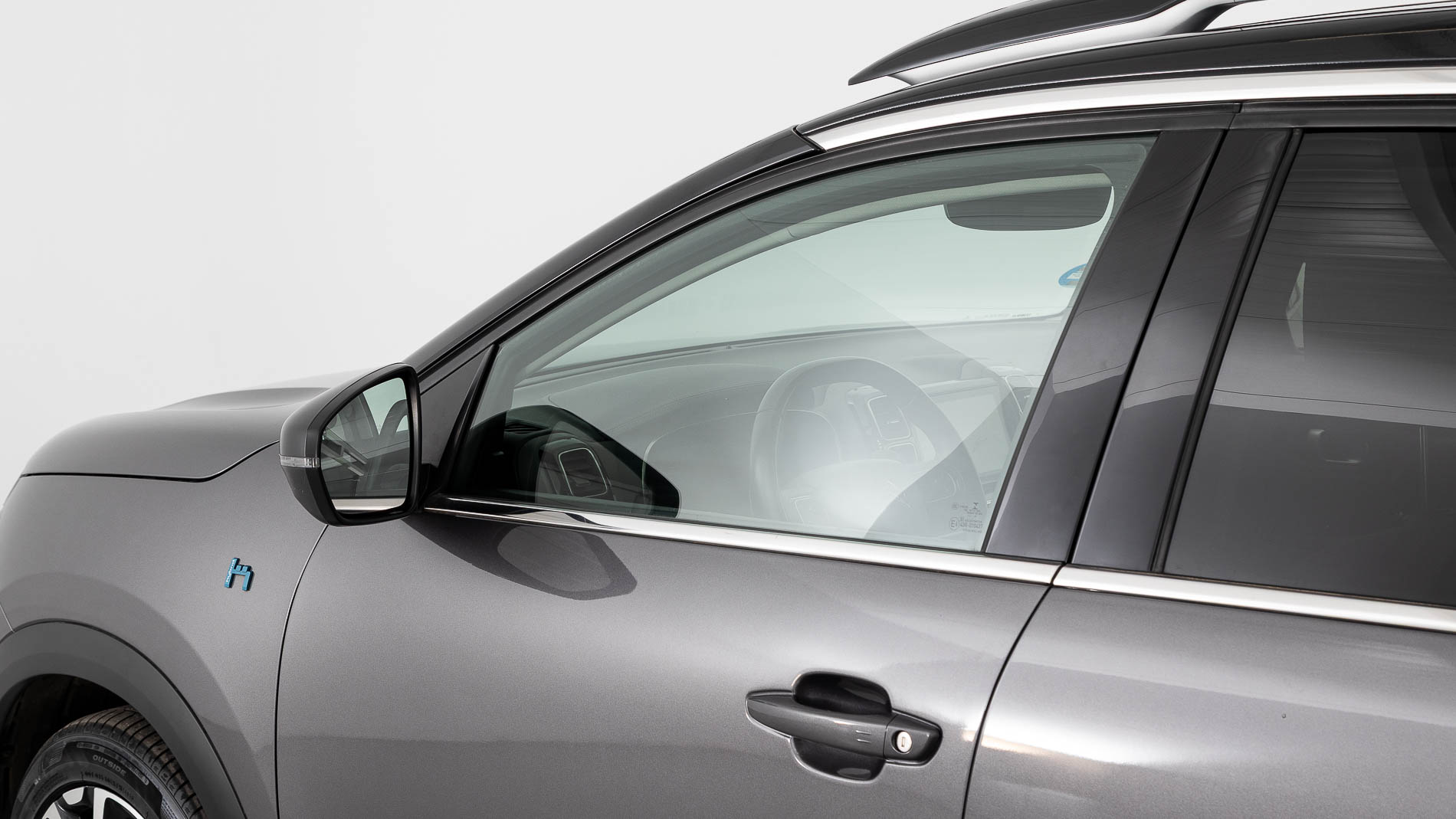 citroen c5 aircross shine 1.6 PURETECH HYBRID 225 E-EAT 2022 gris platino / negro 36