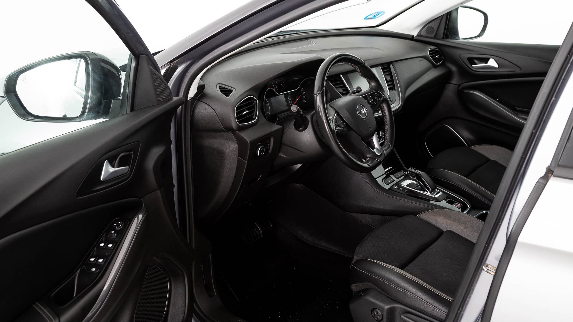 opel grandland x ultimate 1.6 PHEV 300 AT 2021 gris himalaya / techo negro 14