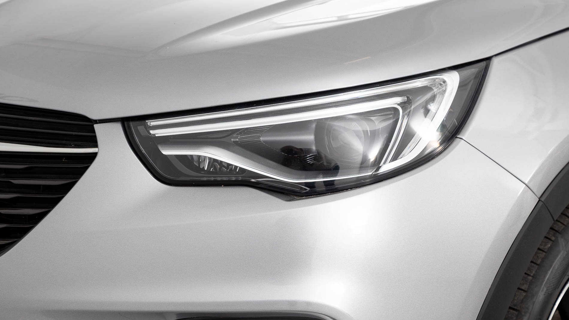 opel grandland x ultimate 1.6 PHEV 300 AT 2021 gris himalaya / techo negro 30