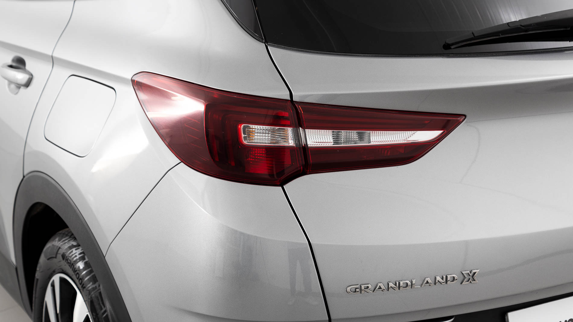 opel grandland x ultimate 1.6 PHEV 300 AT 2021 gris himalaya / techo negro 31