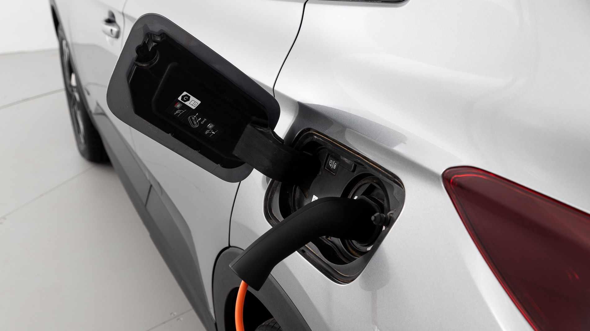 opel grandland x ultimate 1.6 PHEV 300 AT 2021 gris himalaya / techo negro 33