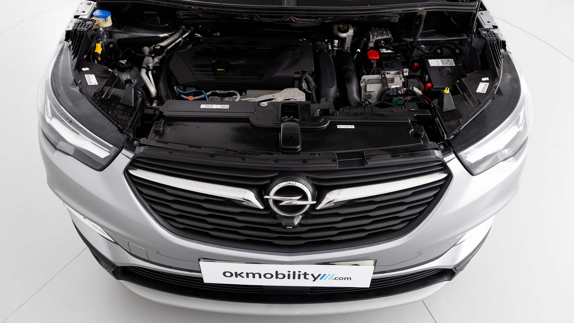 opel grandland x ultimate 1.6 PHEV 300 AT 2021 gris himalaya / techo negro 35