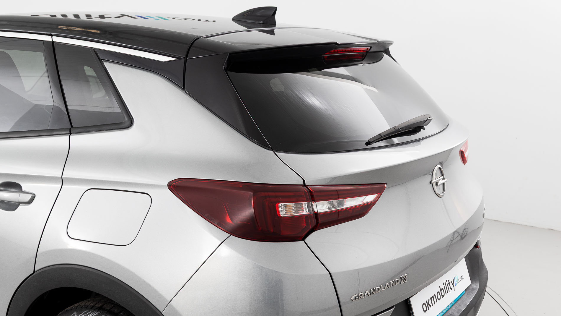 opel grandland x ultimate 1.6 PHEV 300 AT 2021 gris himalaya / techo negro 38