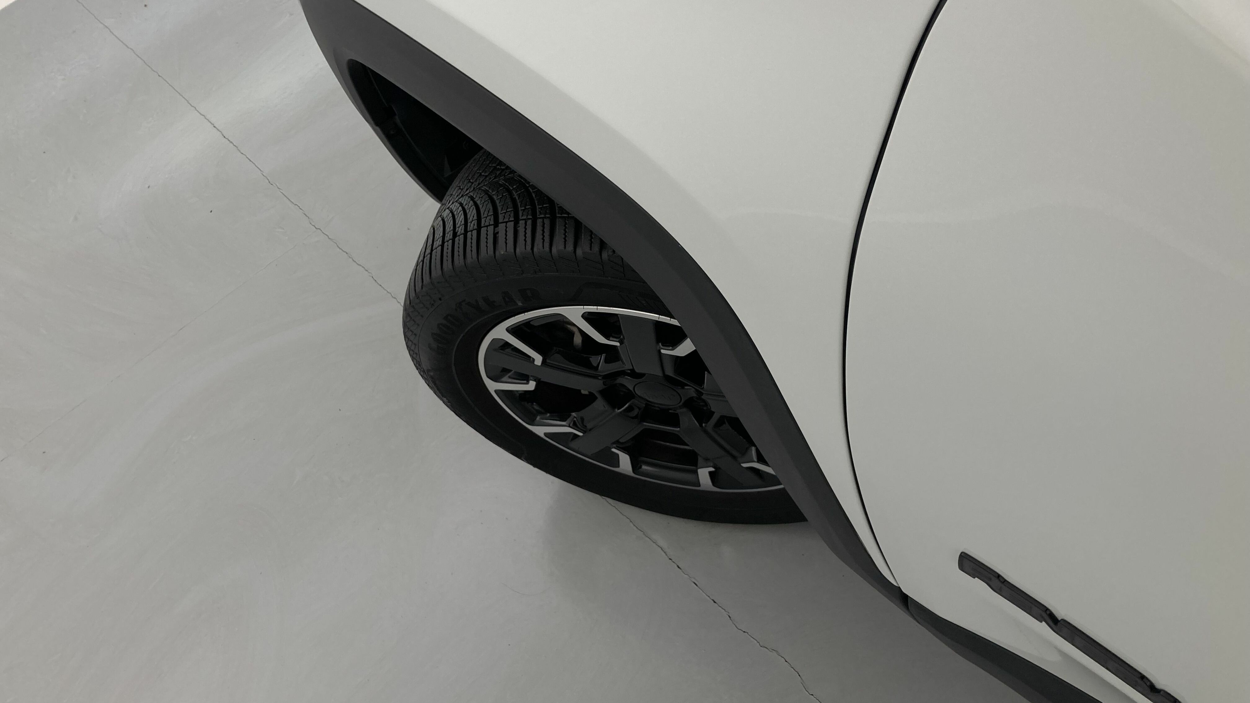 jeep renegade trailhawk 1.3 PHEV 240 AWD 2023 blanco alpine 27