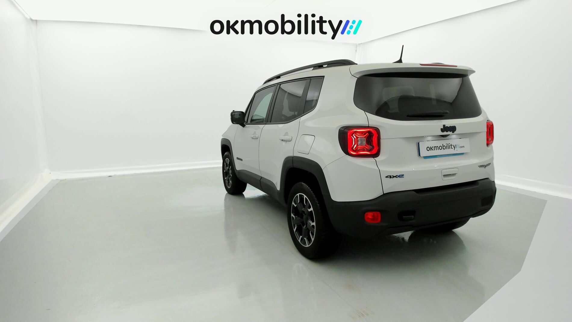 jeep renegade trailhawk 1.3 PHEV 240 AWD 2023 blanco alpine 8