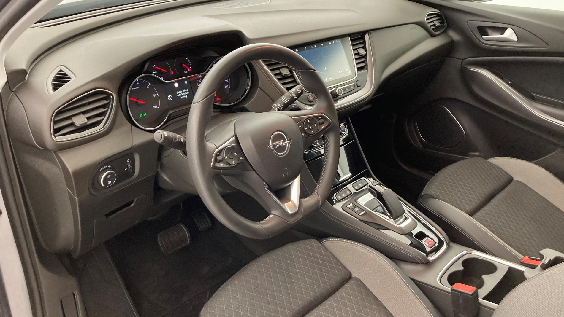 opel grandland x ultimate 1.6 PHEV 300 AT 2021 gris himalaya / techo negro 10