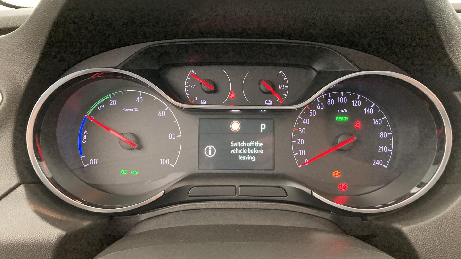 opel grandland x ultimate 1.6 PHEV 300 AT 2021 gris himalaya / techo negro 12