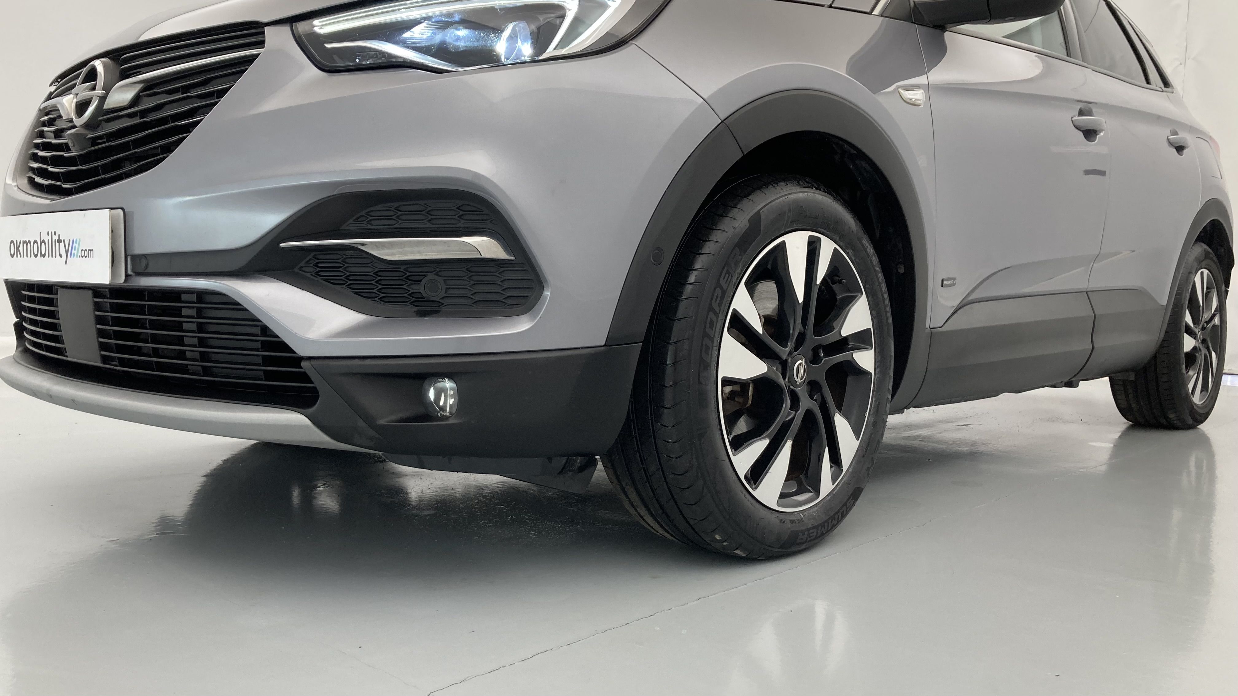 opel grandland x ultimate 1.6 PHEV 300 AT 2021 gris himalaya / techo negro 35