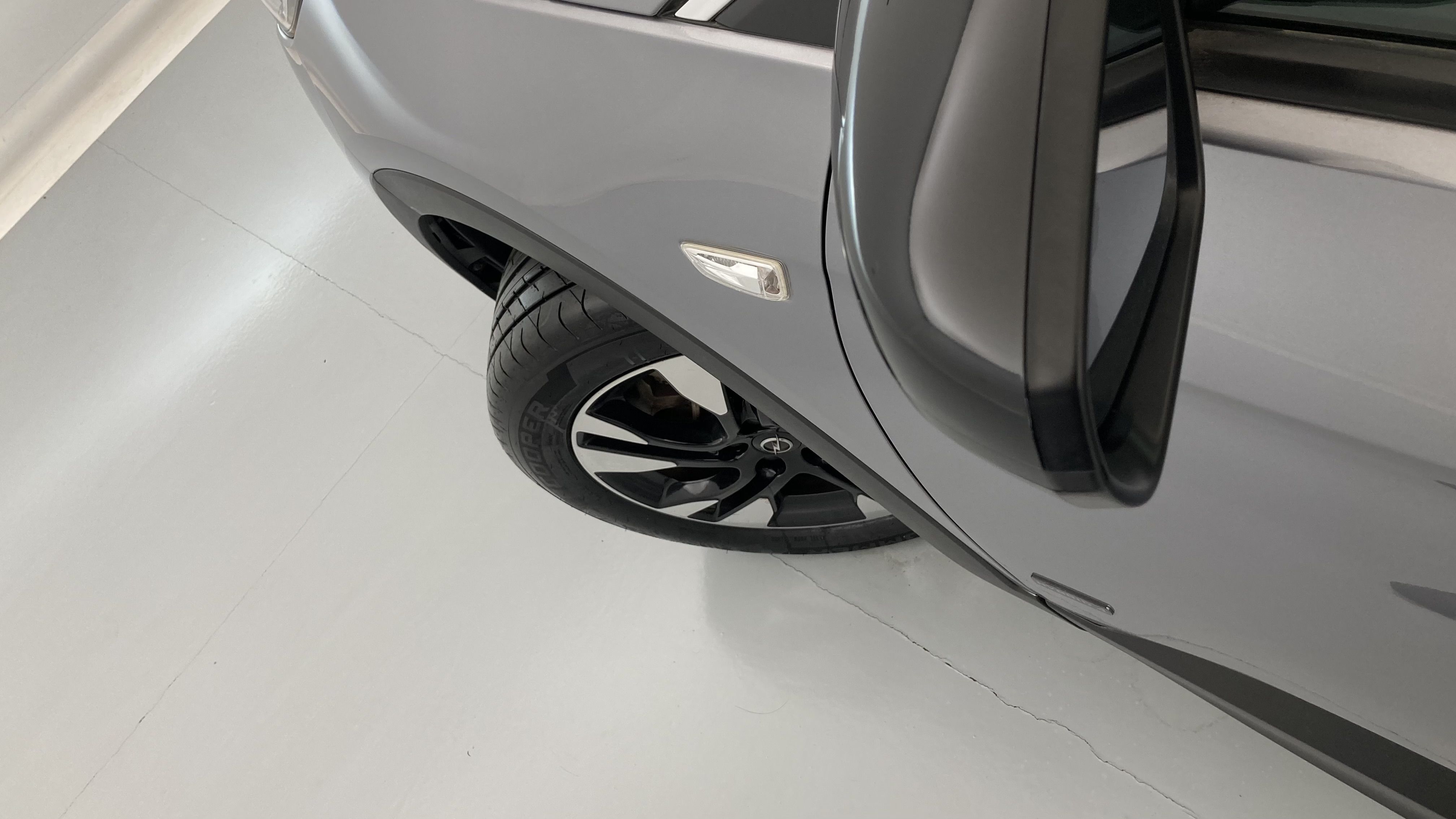 opel grandland x ultimate 1.6 PHEV 300 AT 2021 gris himalaya / techo negro 38