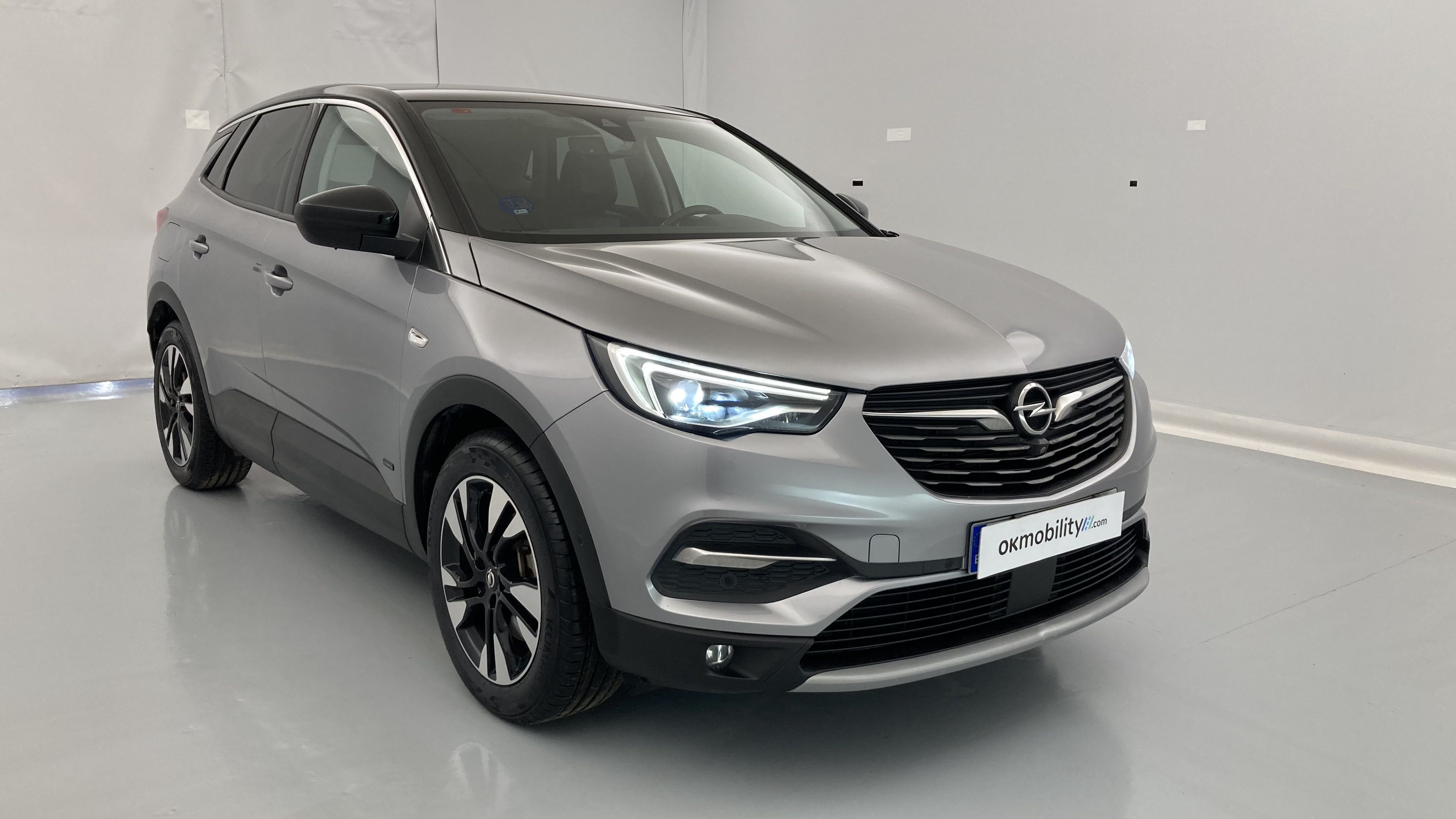 opel grandland x ultimate 1.6 PHEV 300 AT 2021 gris himalaya / techo negro 24