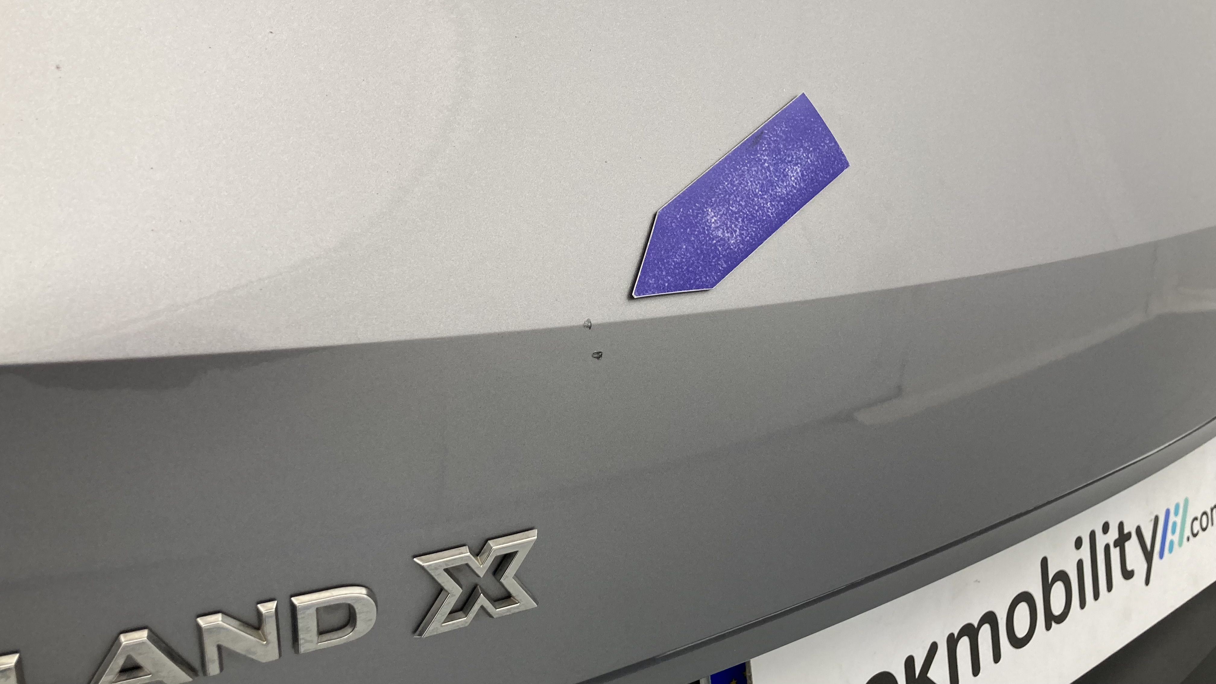 opel grandland x ultimate 1.6 PHEV 300 AT 2021 gris himalaya / techo negro 26