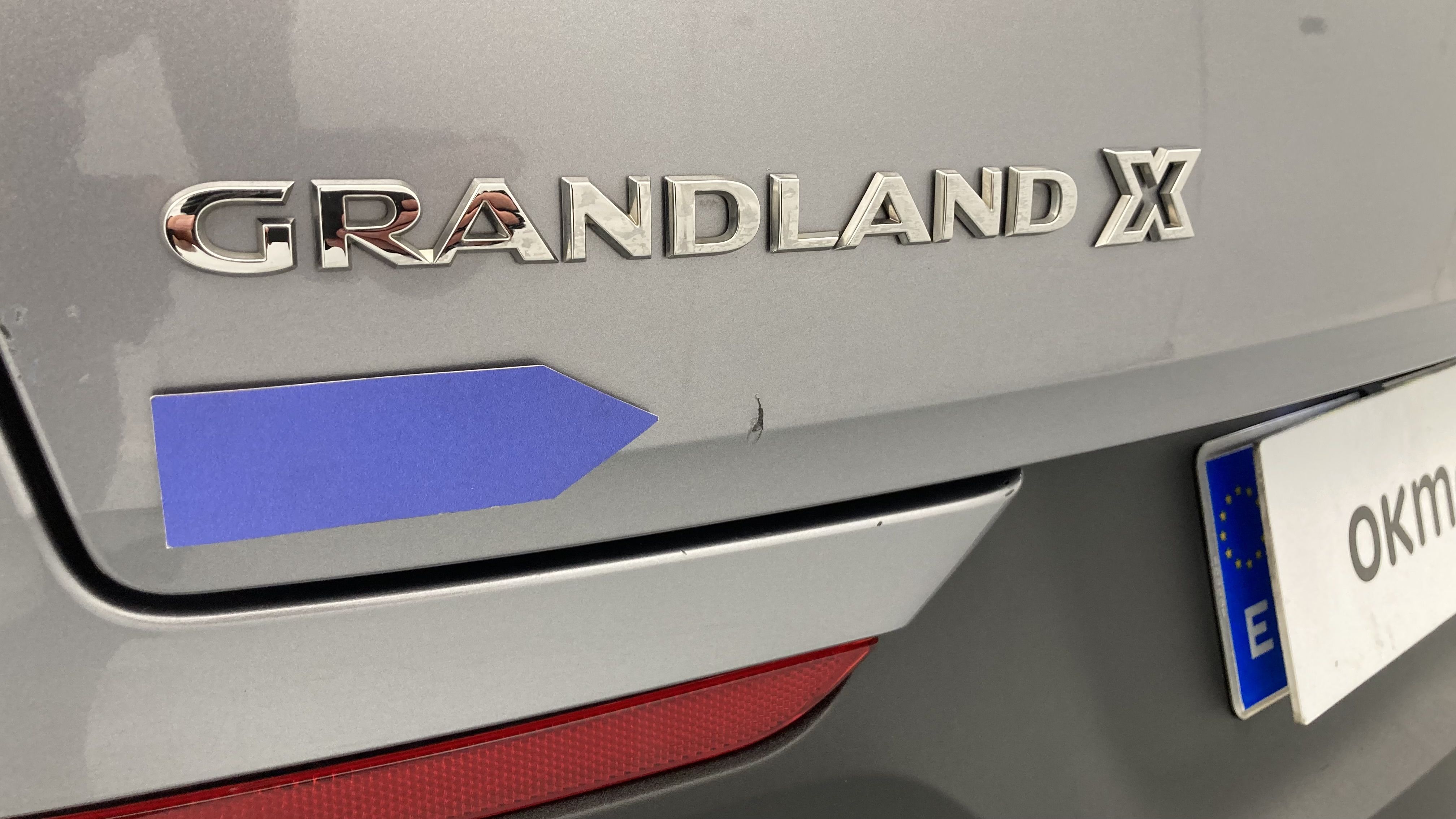 opel grandland x ultimate 1.6 PHEV 300 AT 2021 gris himalaya / techo negro 27