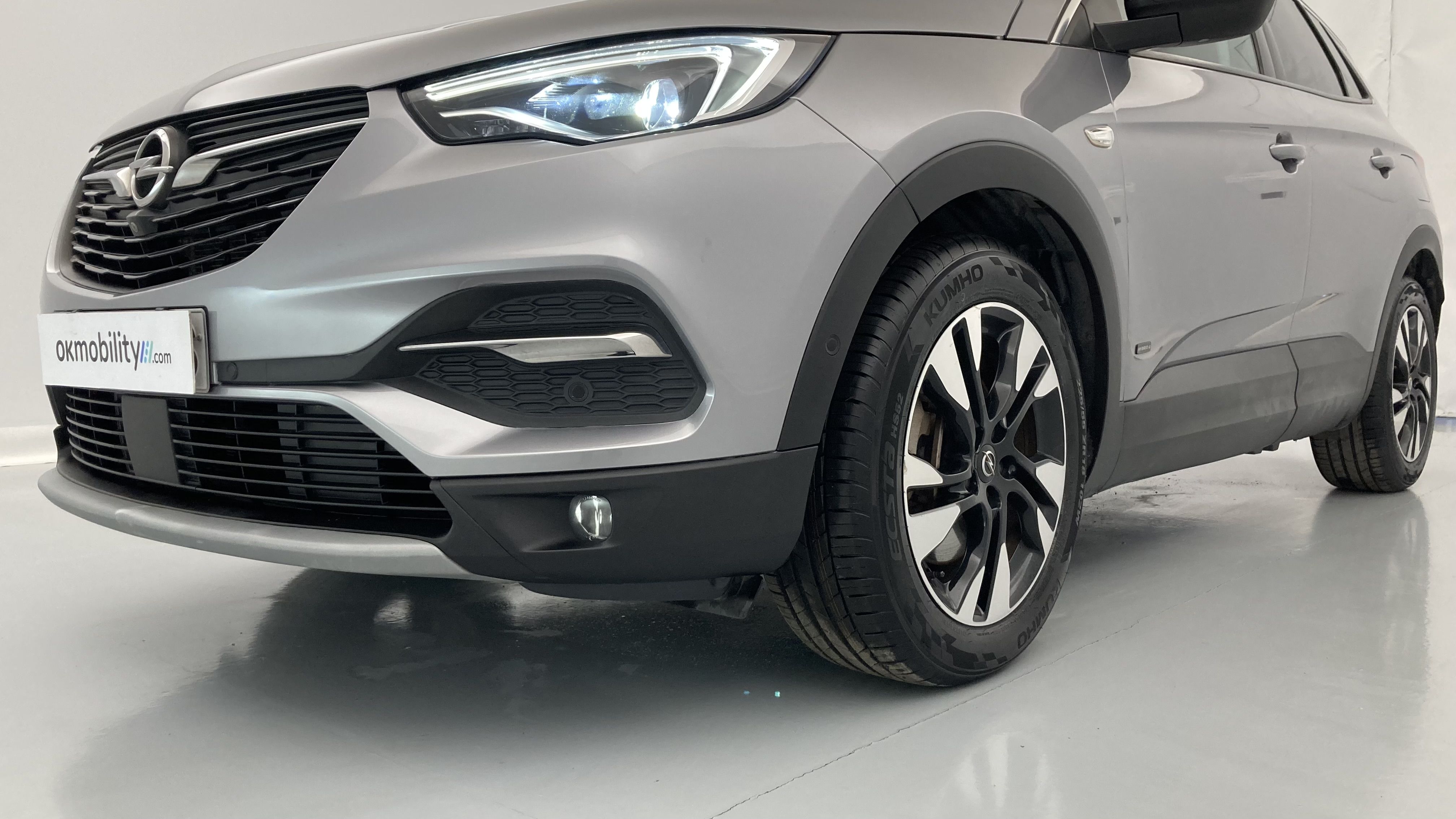 opel grandland x ultimate 1.6 PHEV 300 AT 2021 gris himalaya / techo negro 31