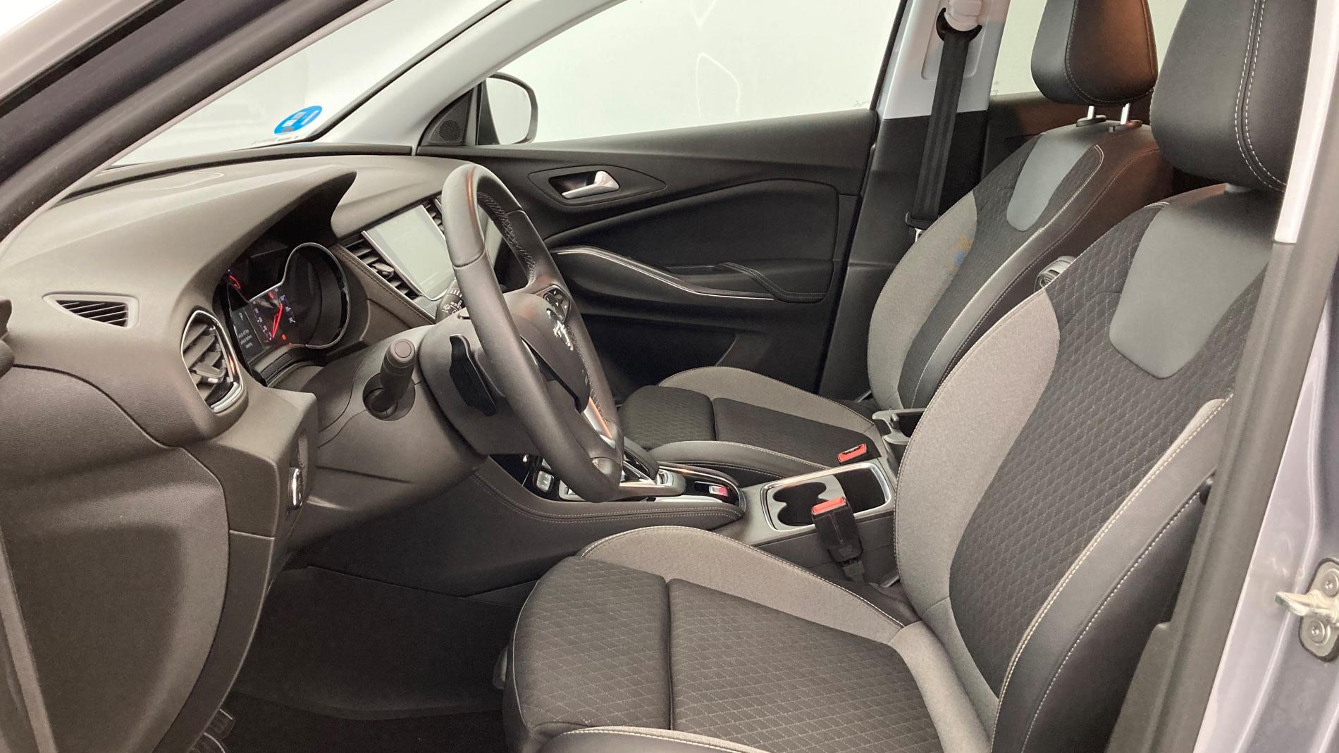 opel grandland x ultimate 1.6 PHEV 300 AT 2021 gris himalaya / techo negro 25