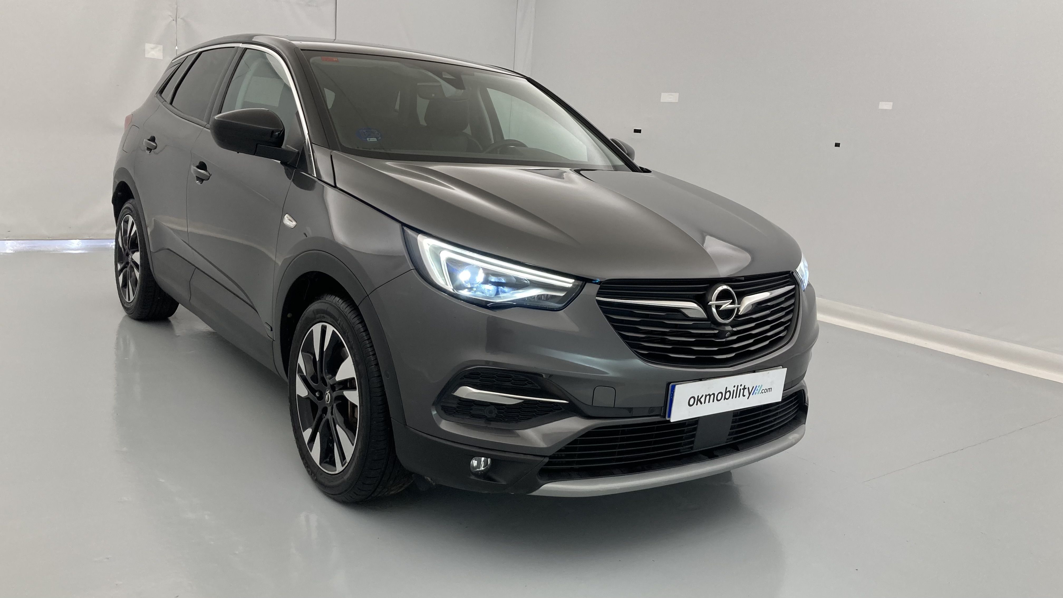 opel grandland x ultimate 1.6 PHEV 300 AT 2021 gris moai / techo negro 24