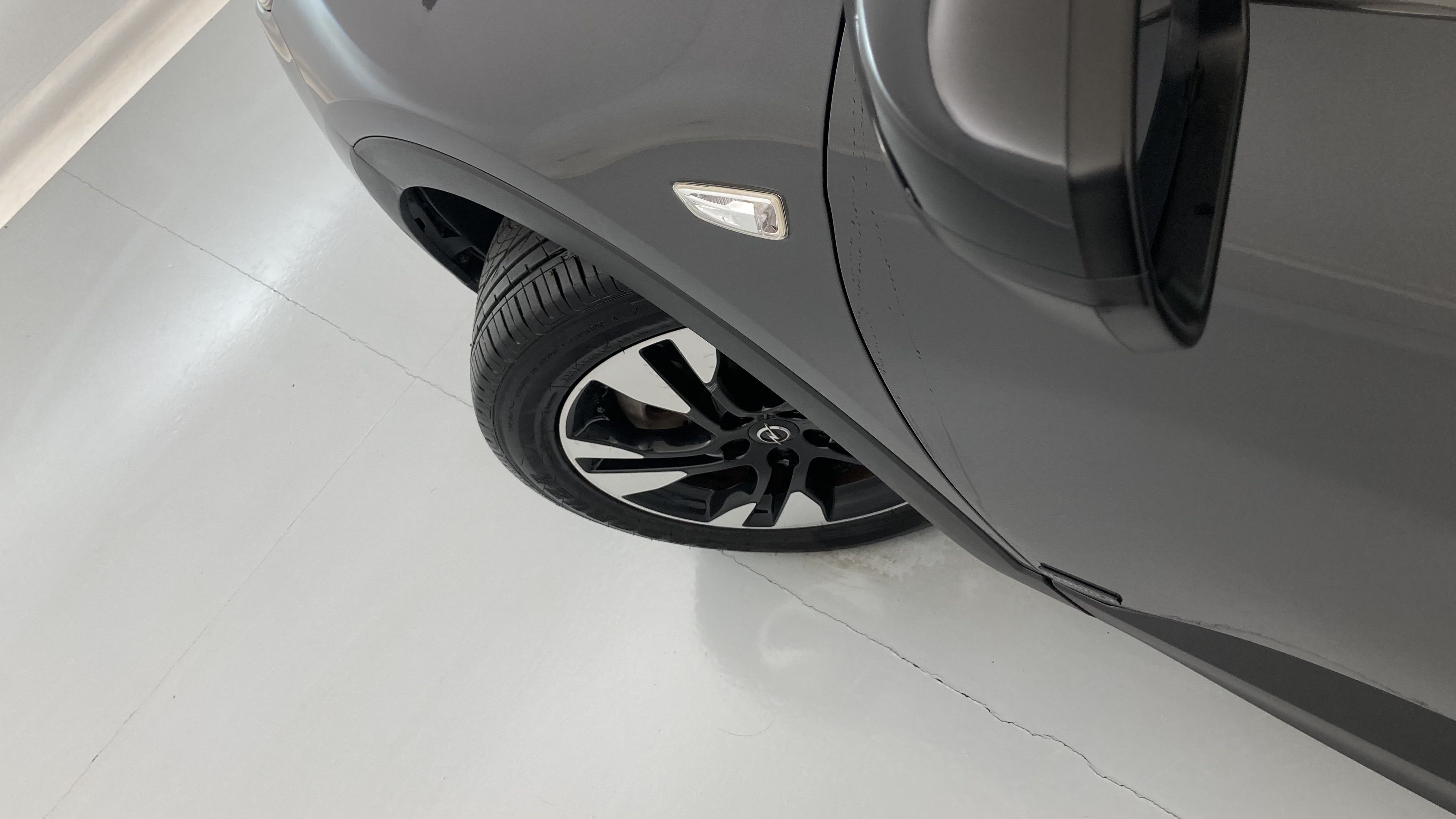 opel grandland x ultimate 1.6 PHEV 300 AT 2021 gris moai / techo negro 37