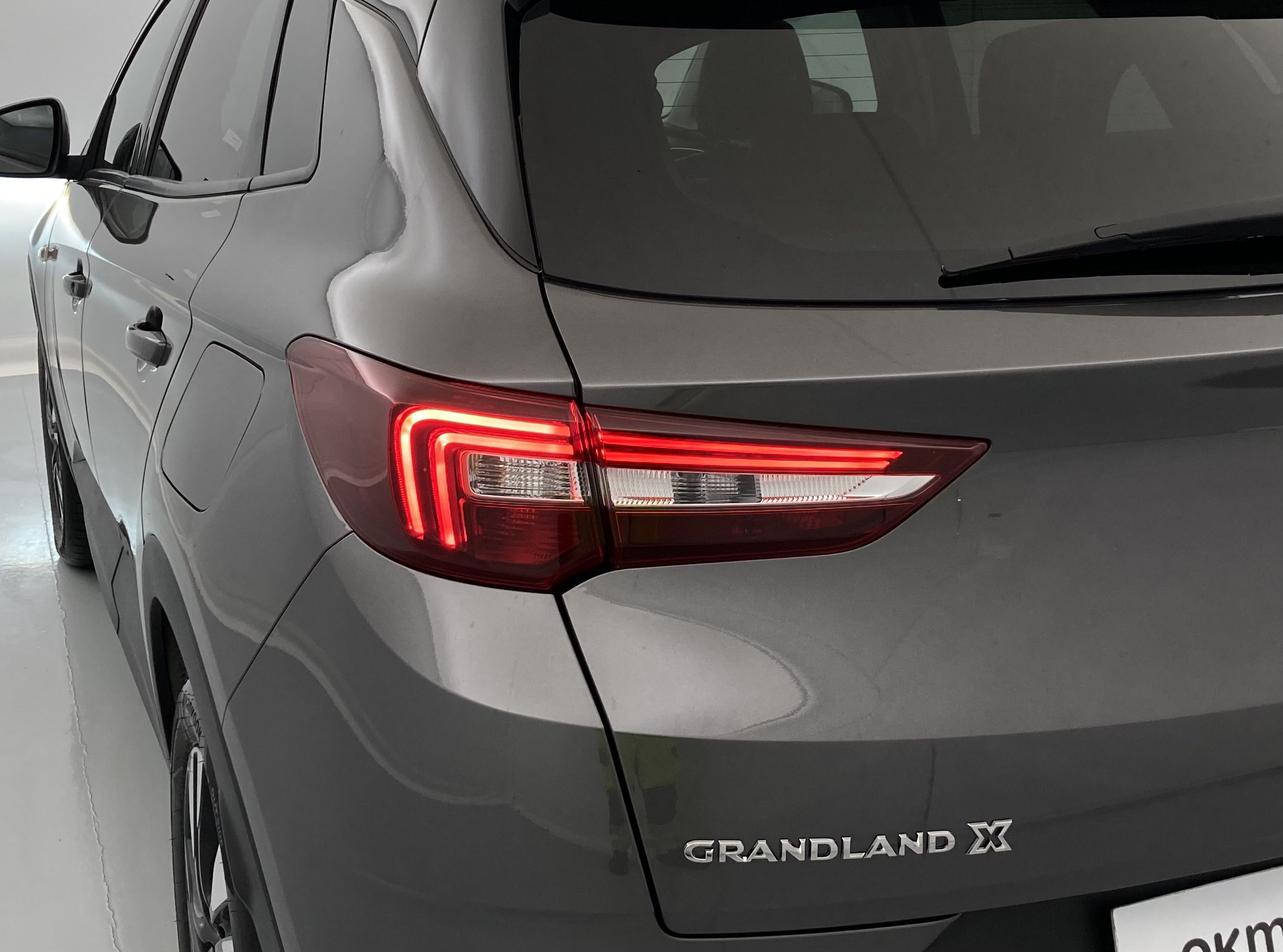 opel grandland x ultimate 1.6 PHEV 300 AT 2021 gris moai / techo negro 17