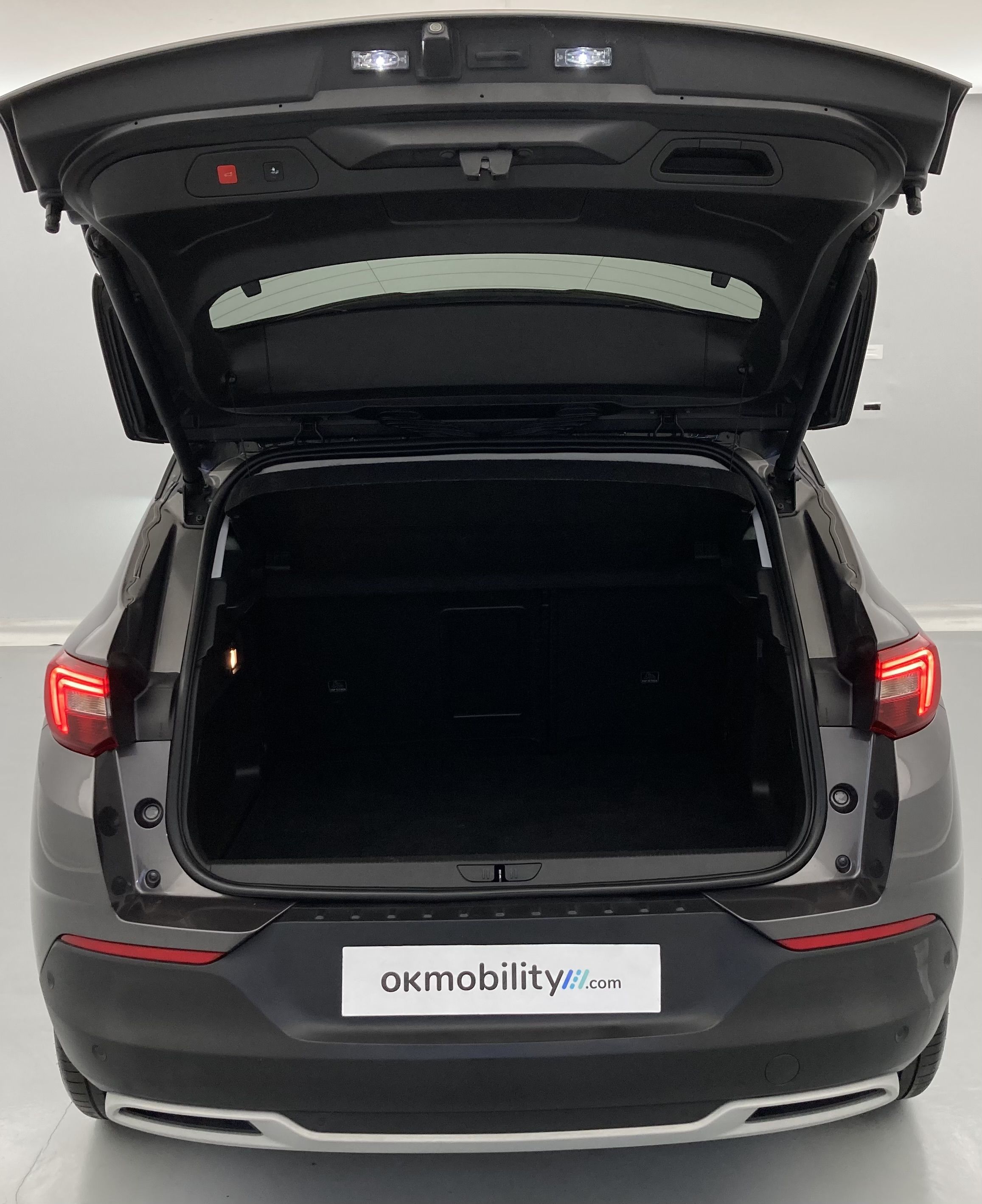 opel grandland x ultimate 1.6 PHEV 300 AT 2021 gris moai / techo negro 24