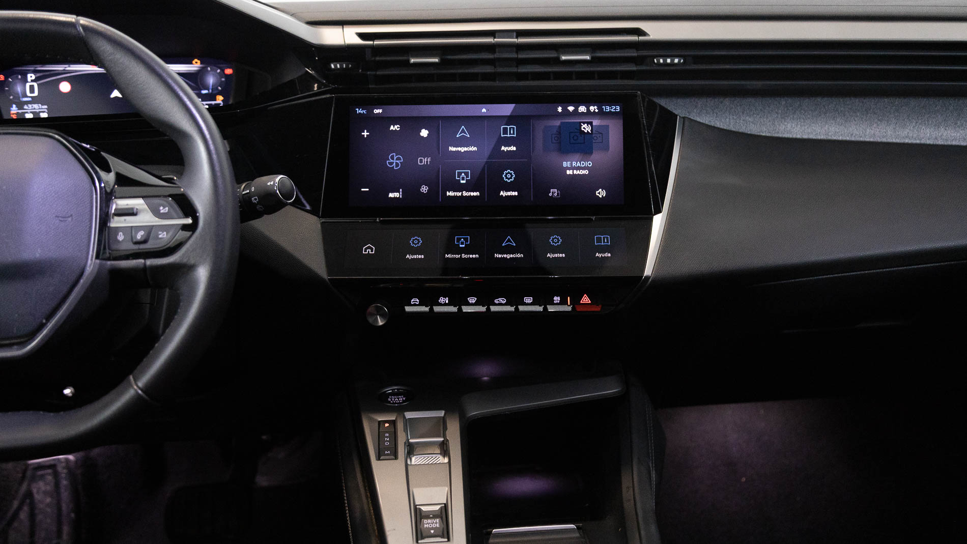 peugeot 308 allure 1.2 PURETECH 130 EAT 2023 negro perla nera 15