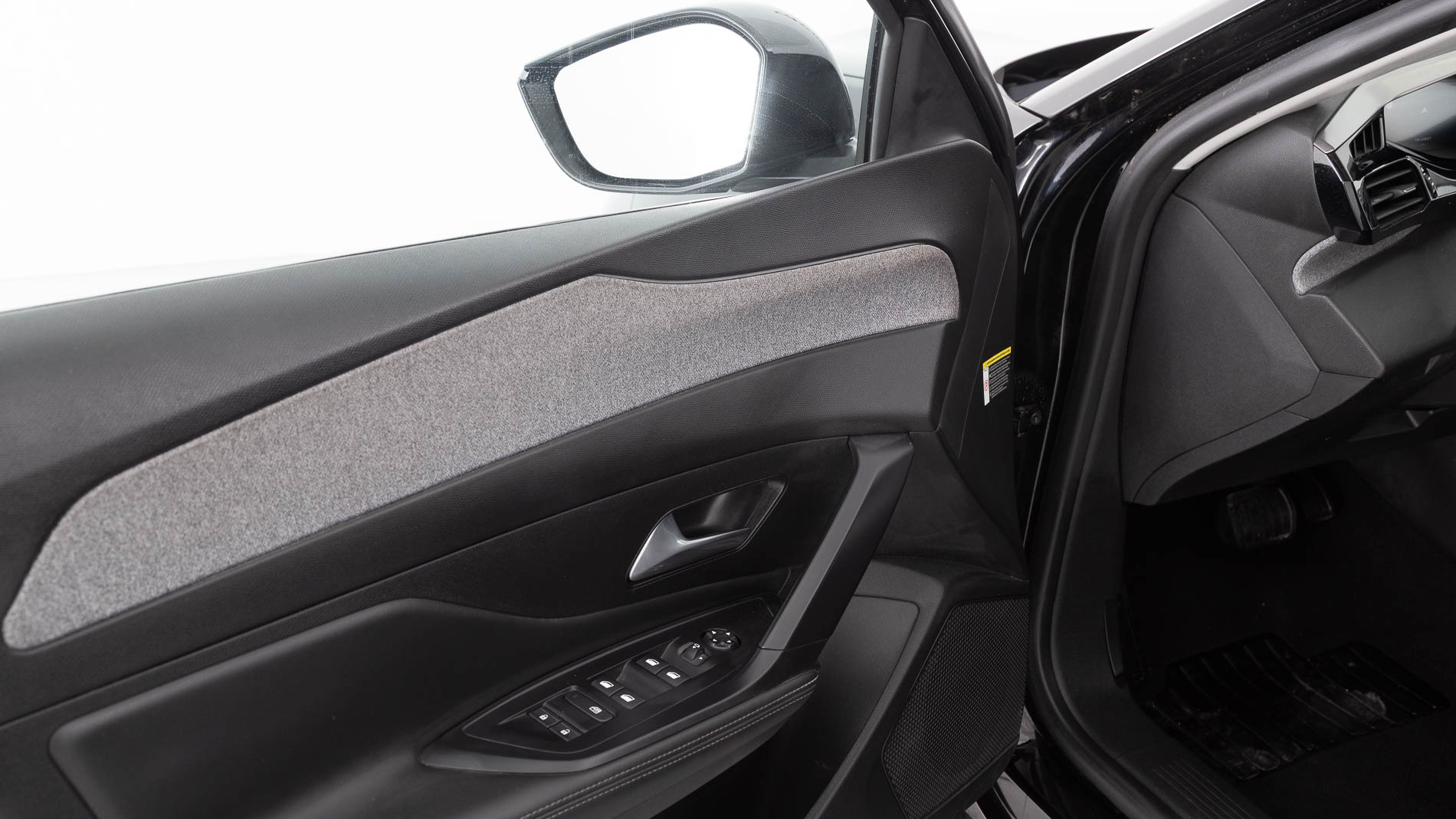 peugeot 308 allure 1.2 PURETECH 130 EAT 2023 negro perla nera 20