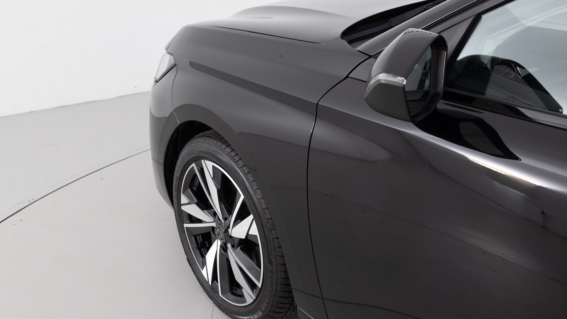 peugeot 308 allure 1.2 PURETECH 130 EAT 2023 negro perla nera 21